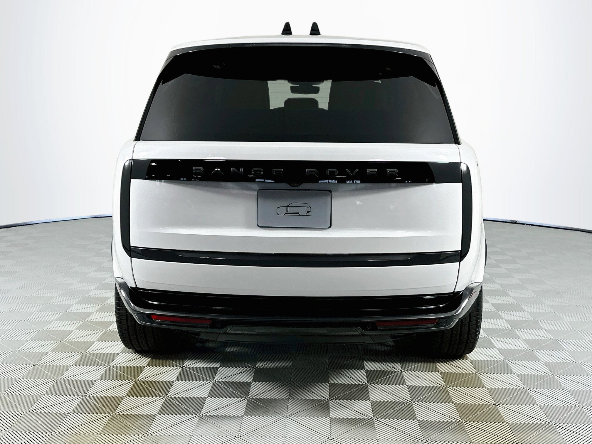 2026 Land Rover Range Rover SE LWB