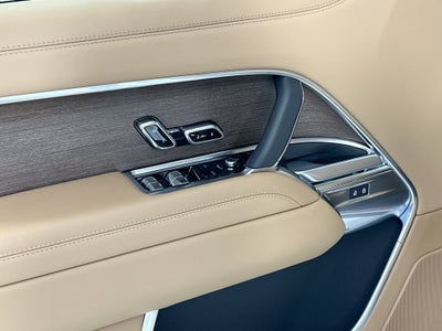 2025 Land Rover Range Rover SE