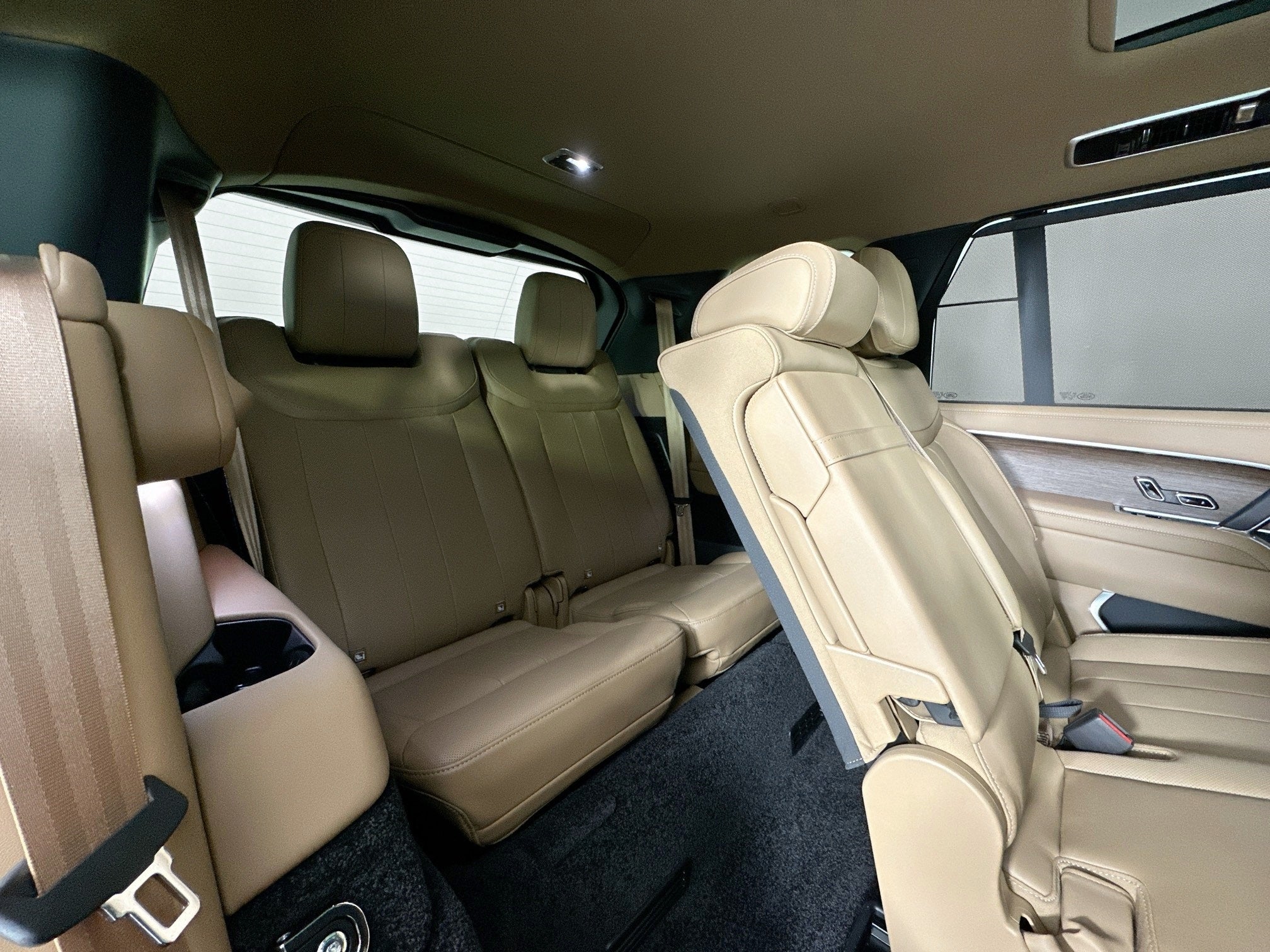 2025 Land Rover Range Rover SE