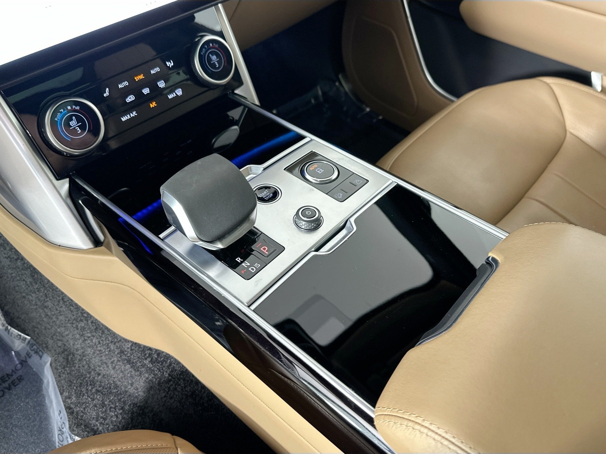 2023 Land Rover Range Rover SE LWB