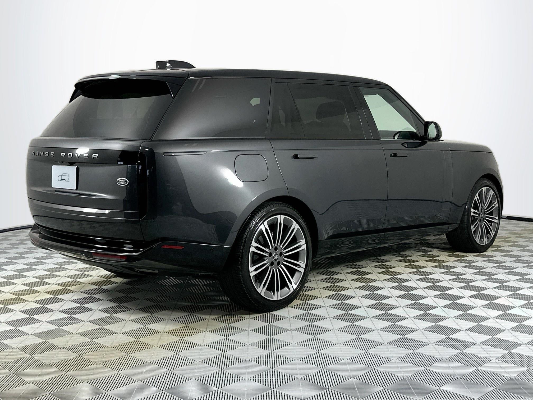 2023 Land Rover Range Rover SE LWB