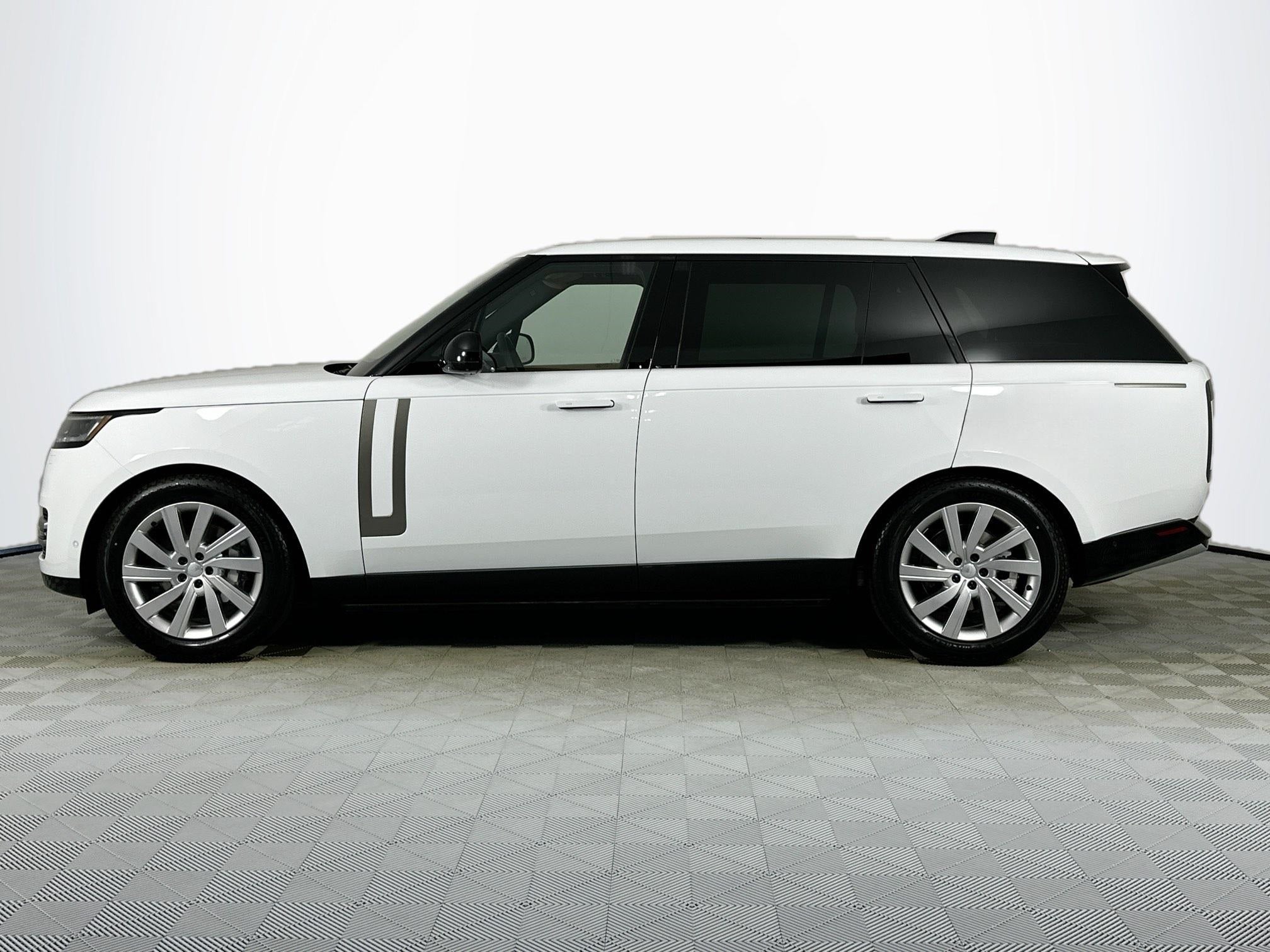 2024 Land Rover Range Rover SE LWB