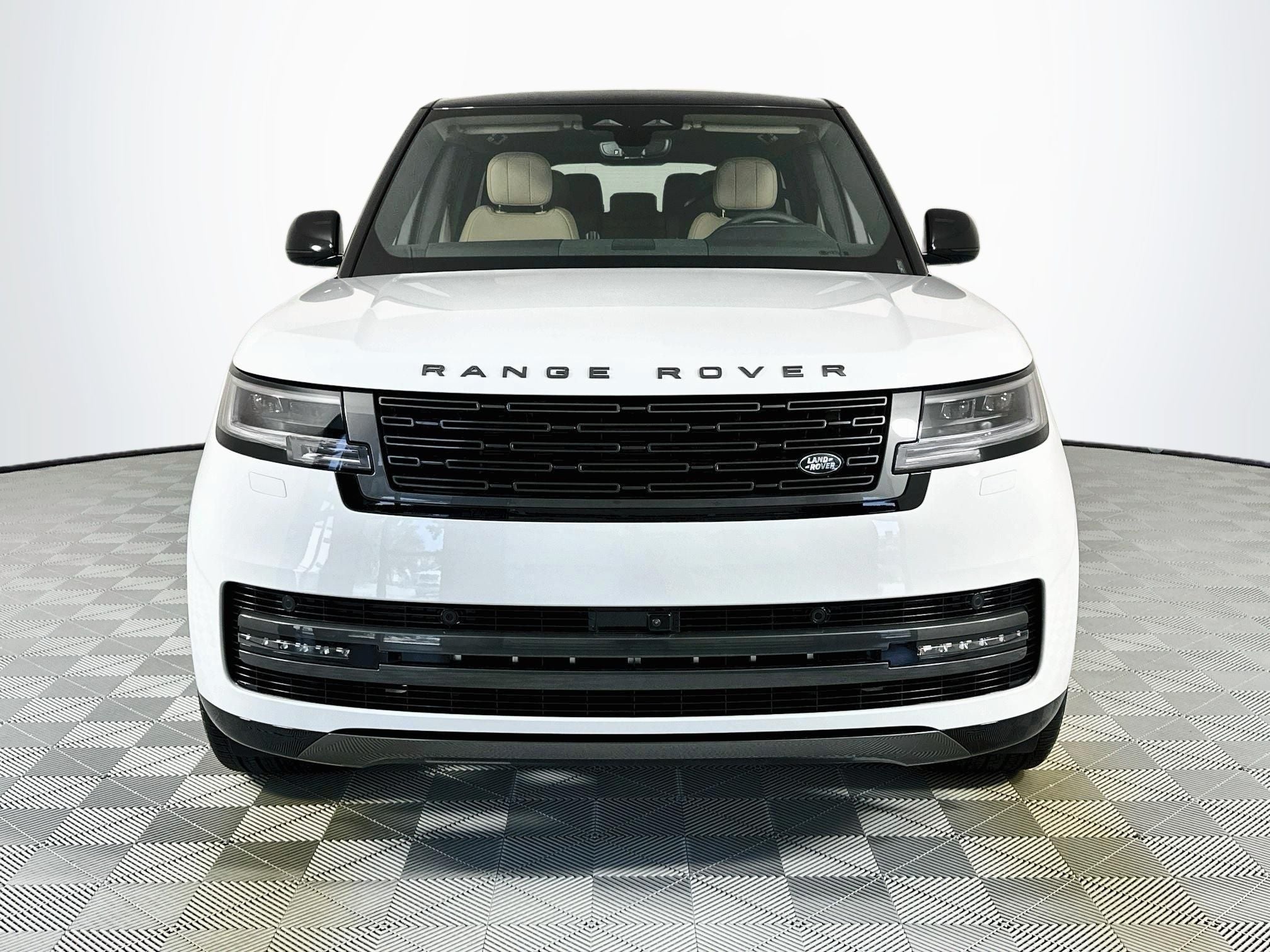 2025 Land Rover Range Rover SE LWB