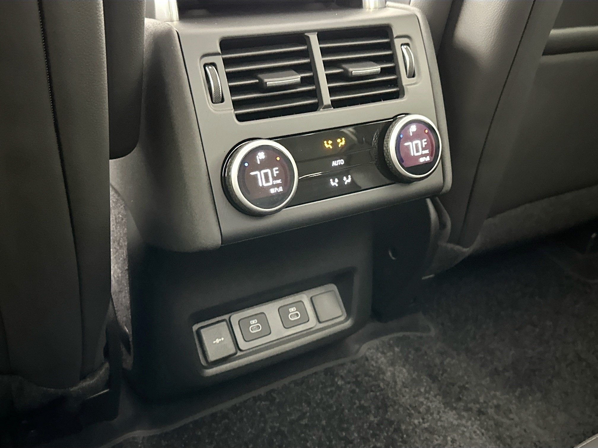 2025 Land Rover Discovery S