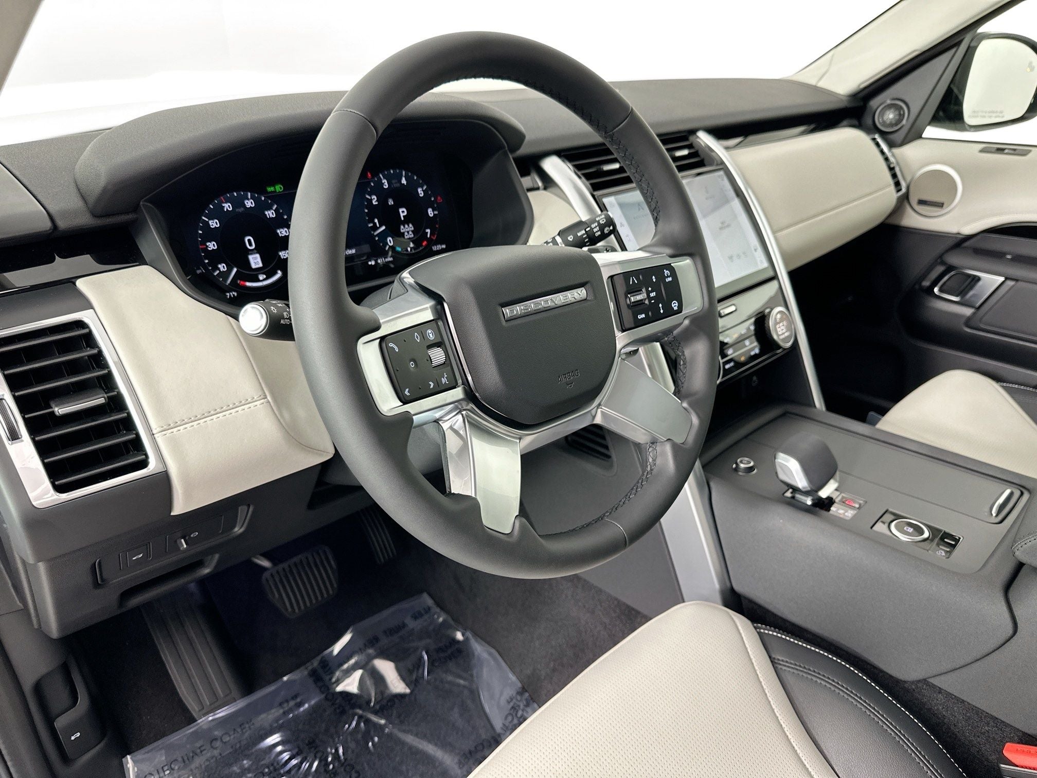 2025 Land Rover Discovery S
