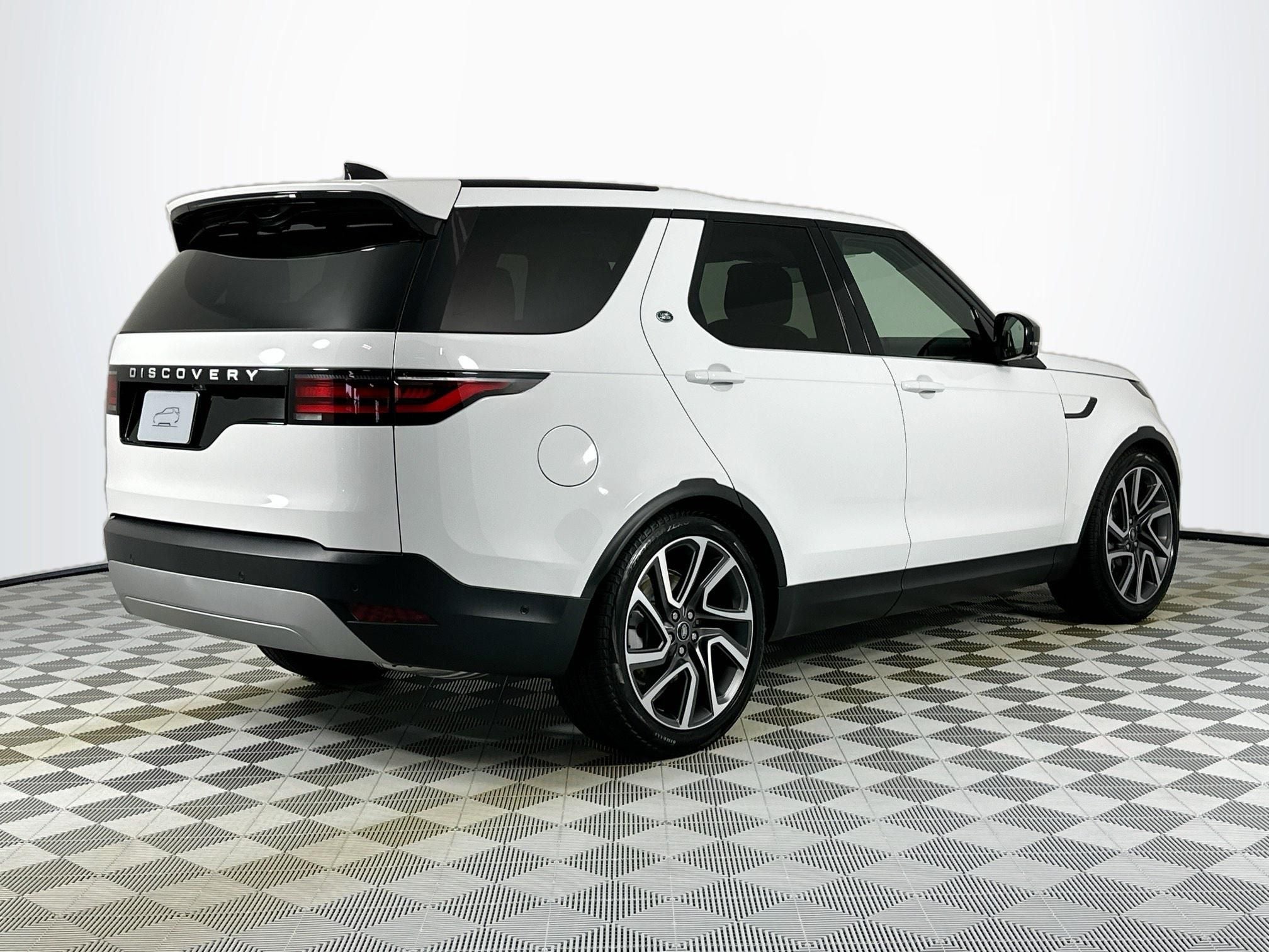 2025 Land Rover Discovery S