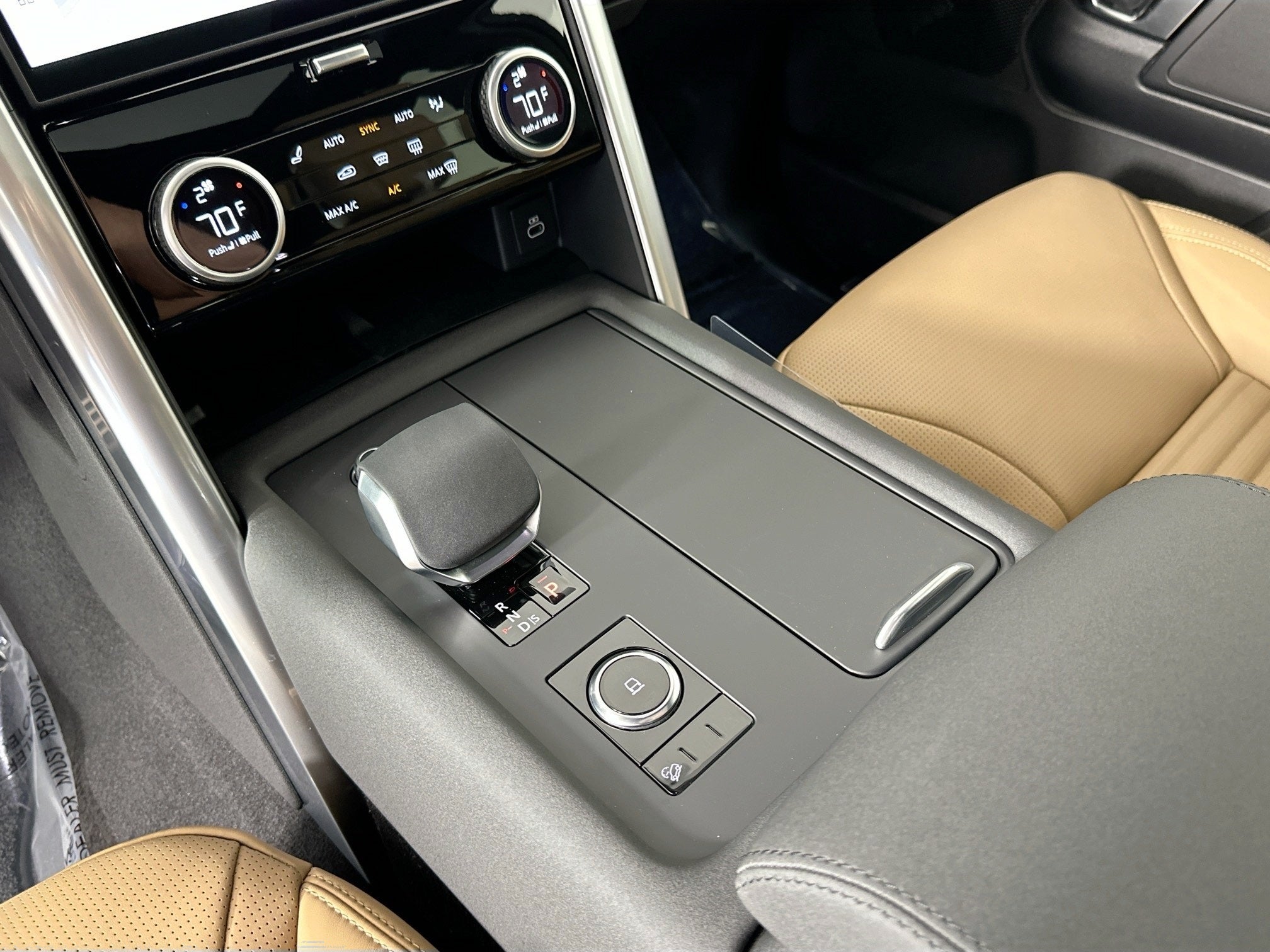 2025 Land Rover Discovery Dynamic SE