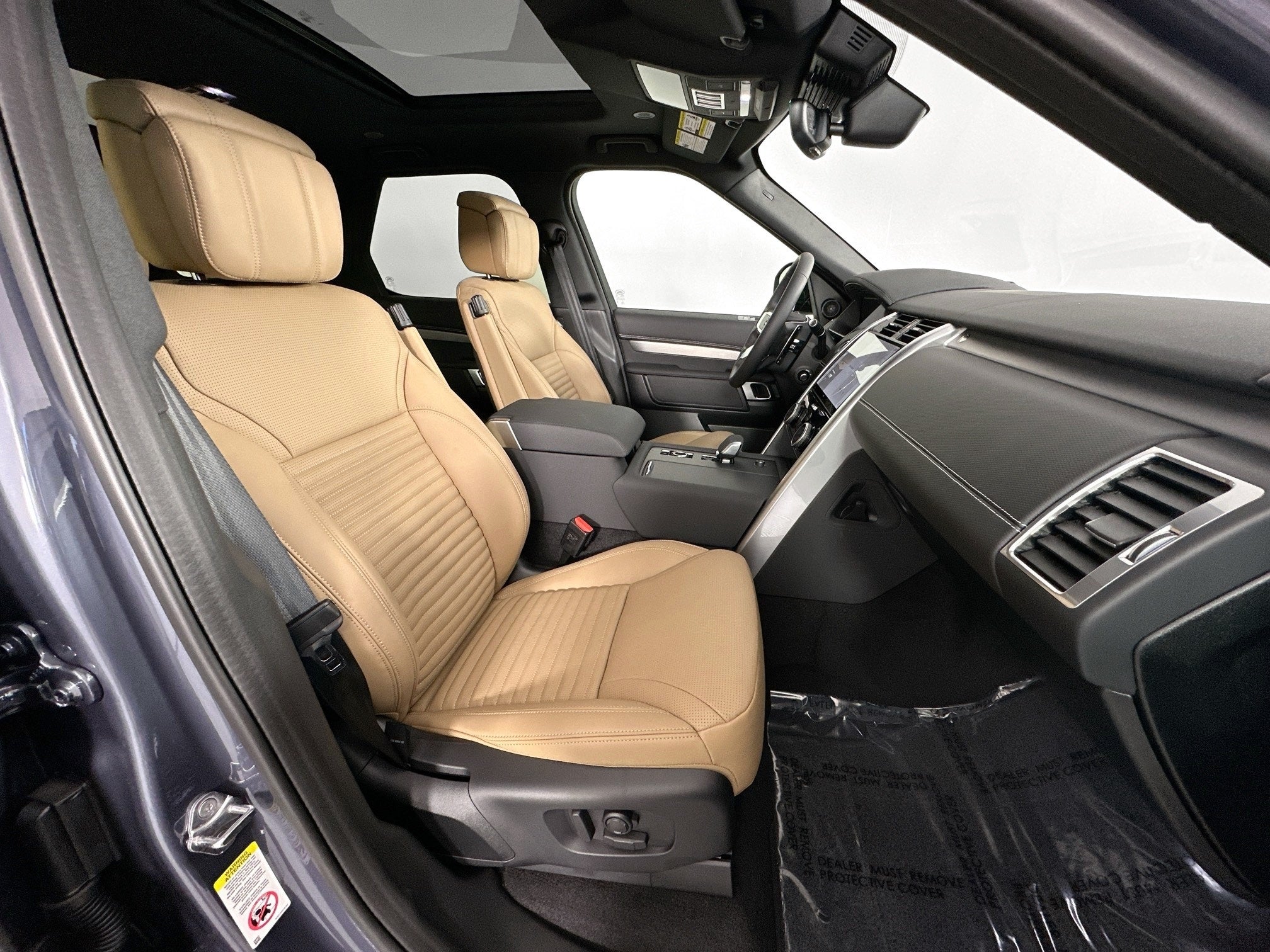 2025 Land Rover Discovery Dynamic SE