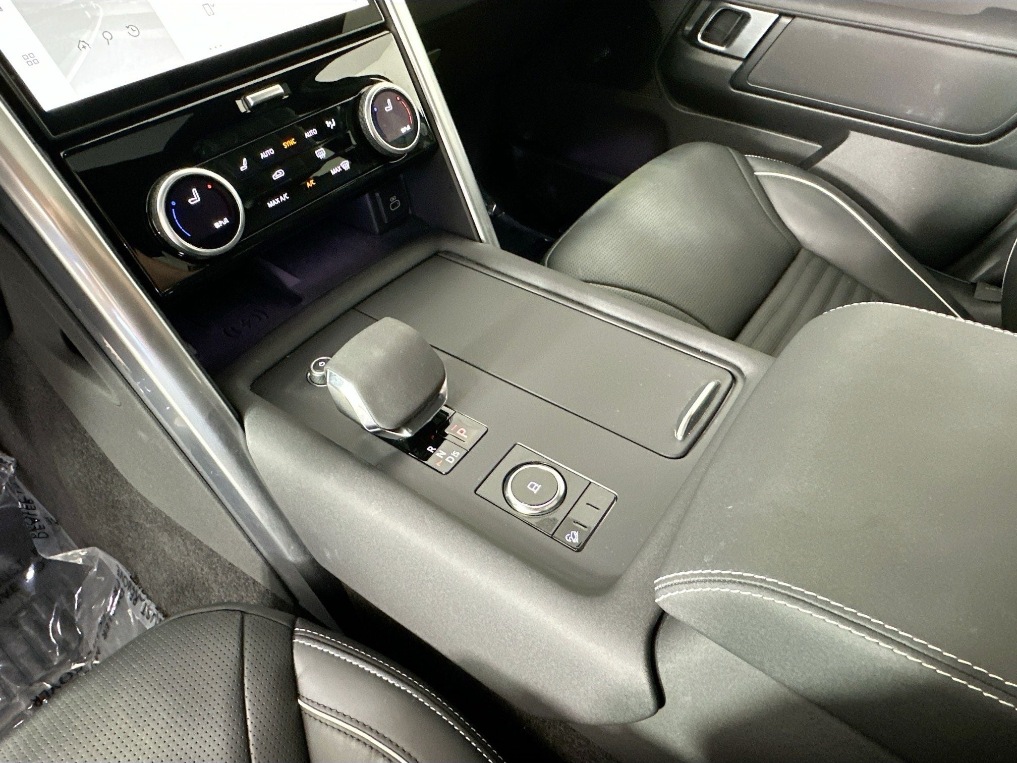 2024 Land Rover Discovery Dynamic SE