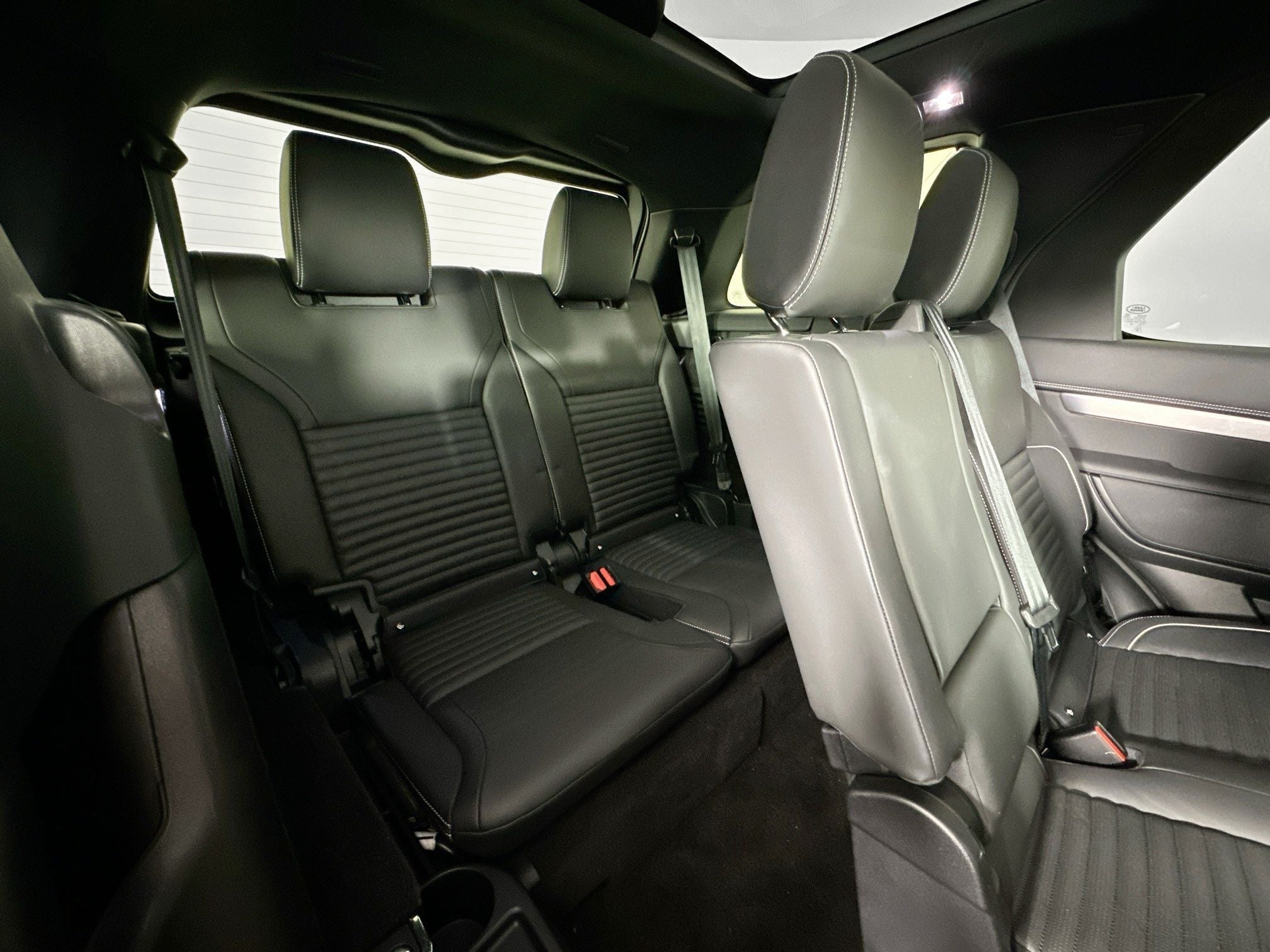 2024 Land Rover Discovery Dynamic SE