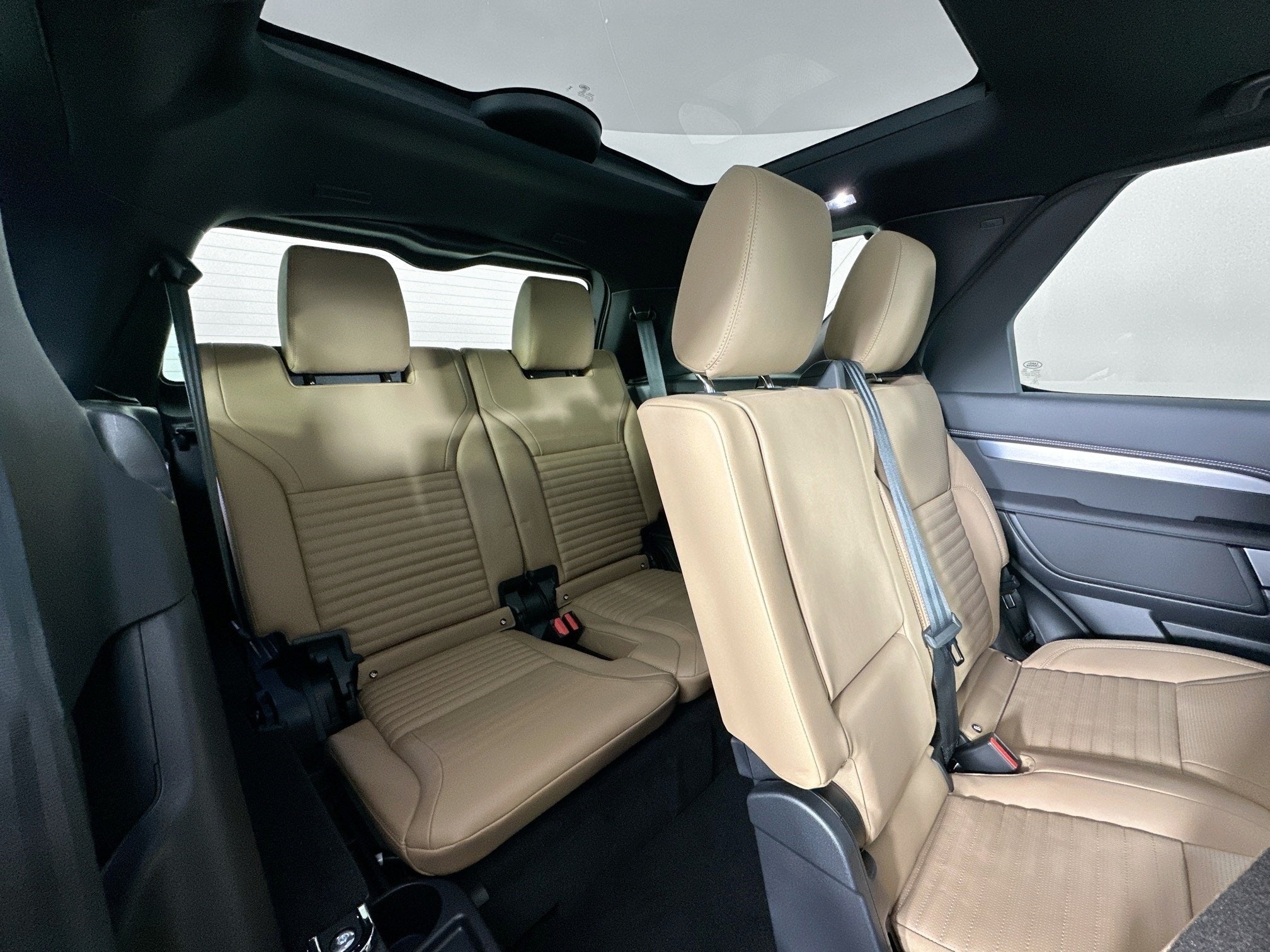 2025 Land Rover Discovery Dynamic SE