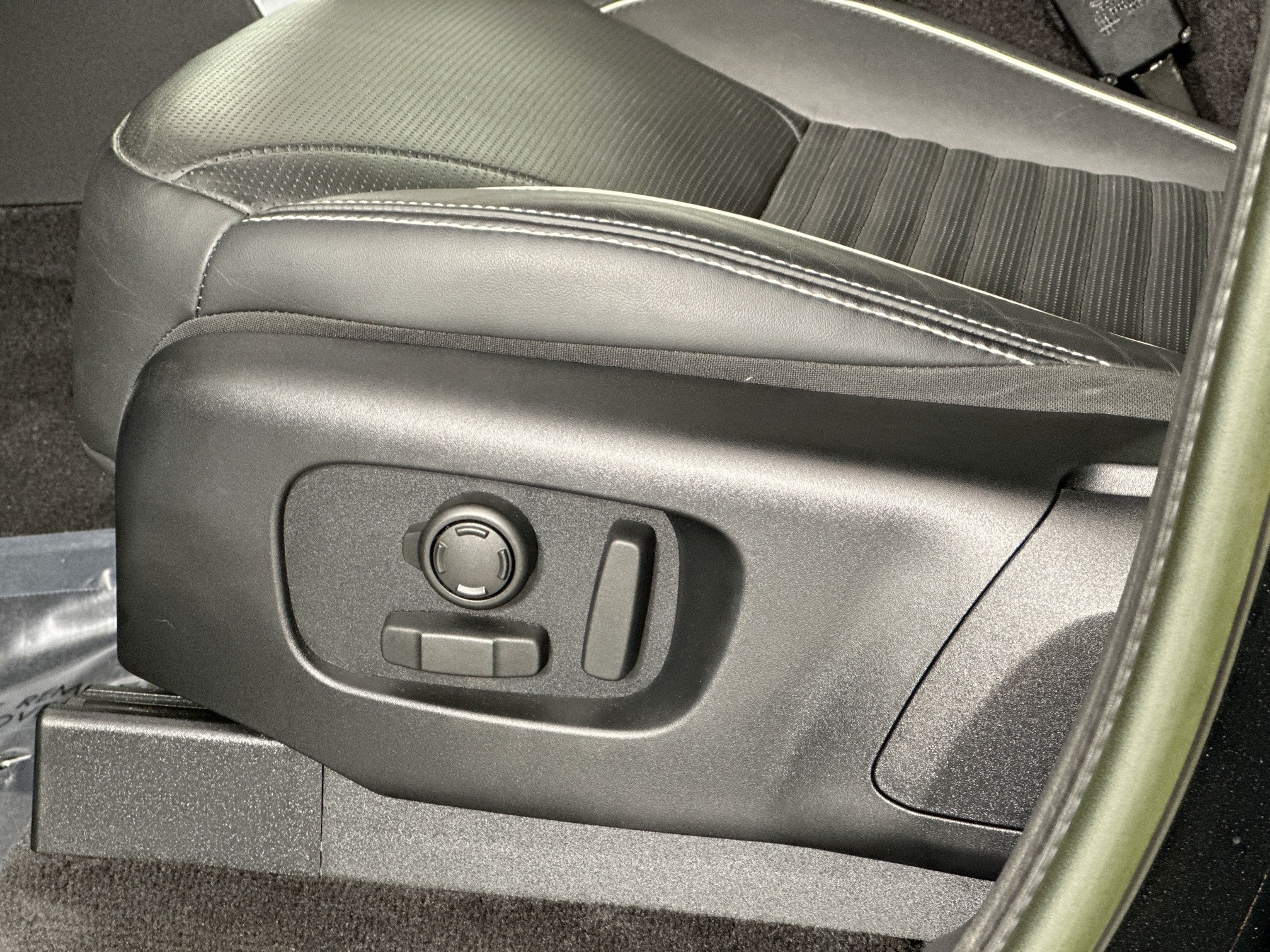 2023 Land Rover Discovery HSE R-Dynamic