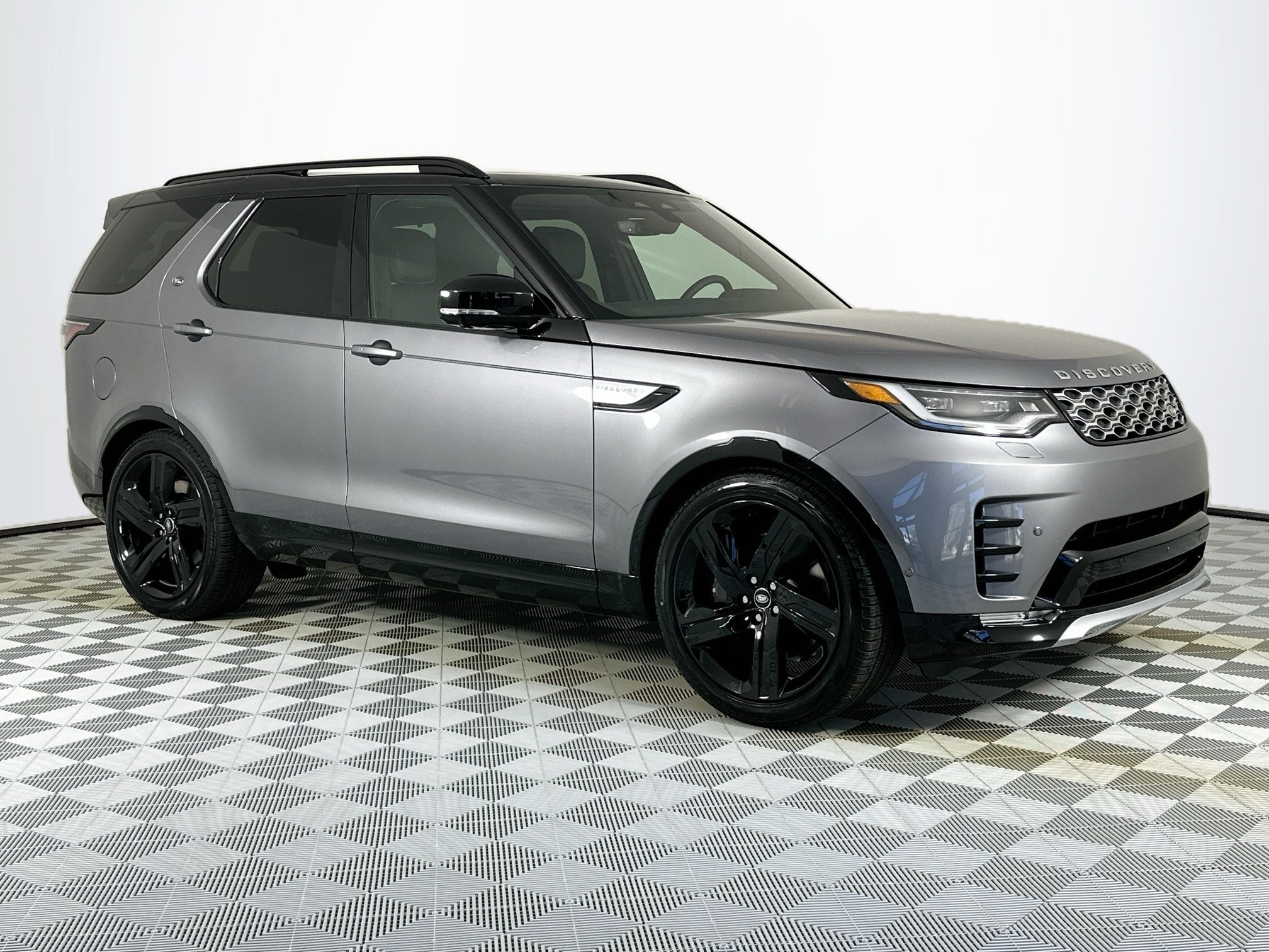 2026 Land Rover Discovery Gemini Edition
