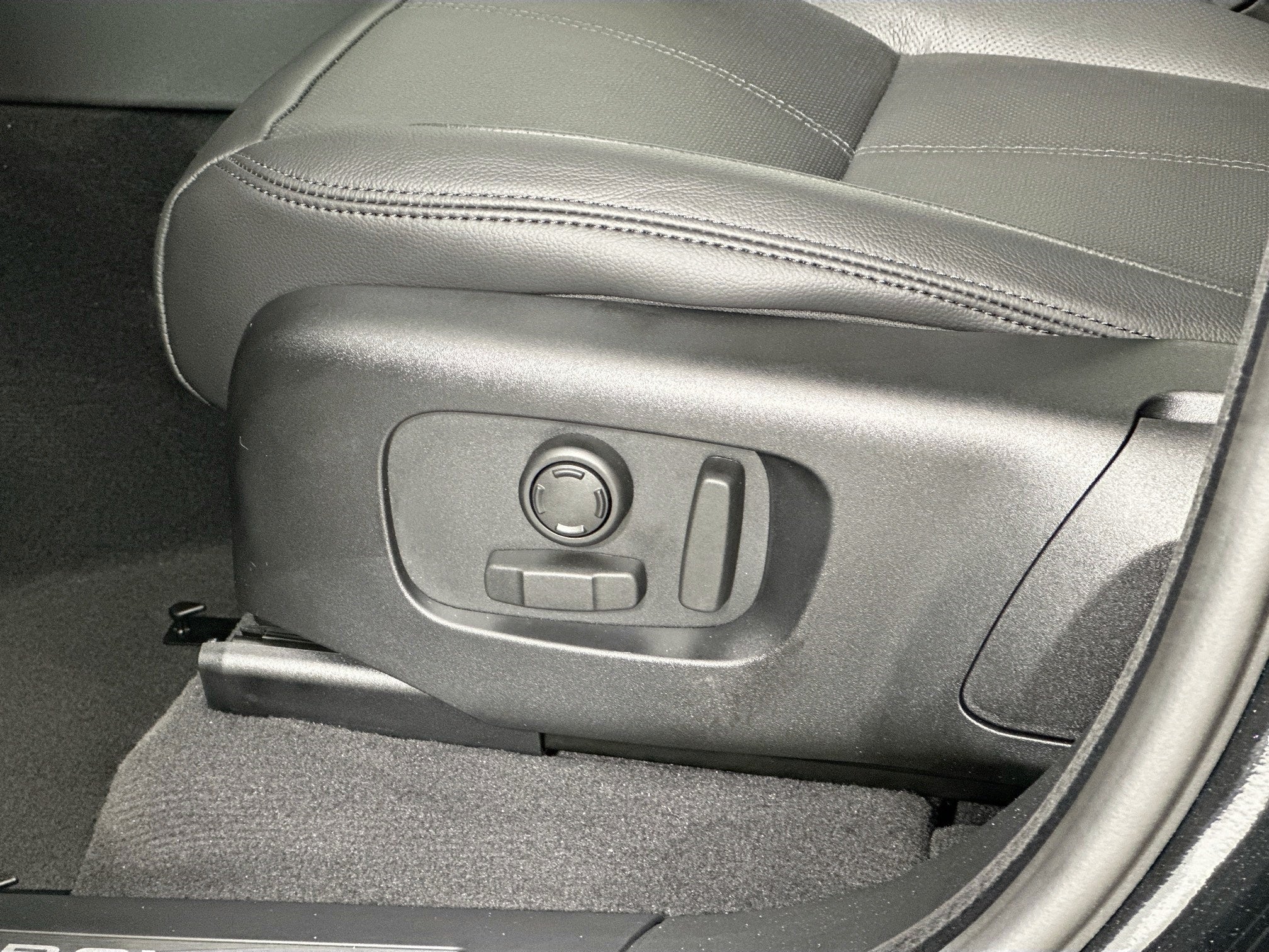 2026 Land Rover Range Rover Velar S