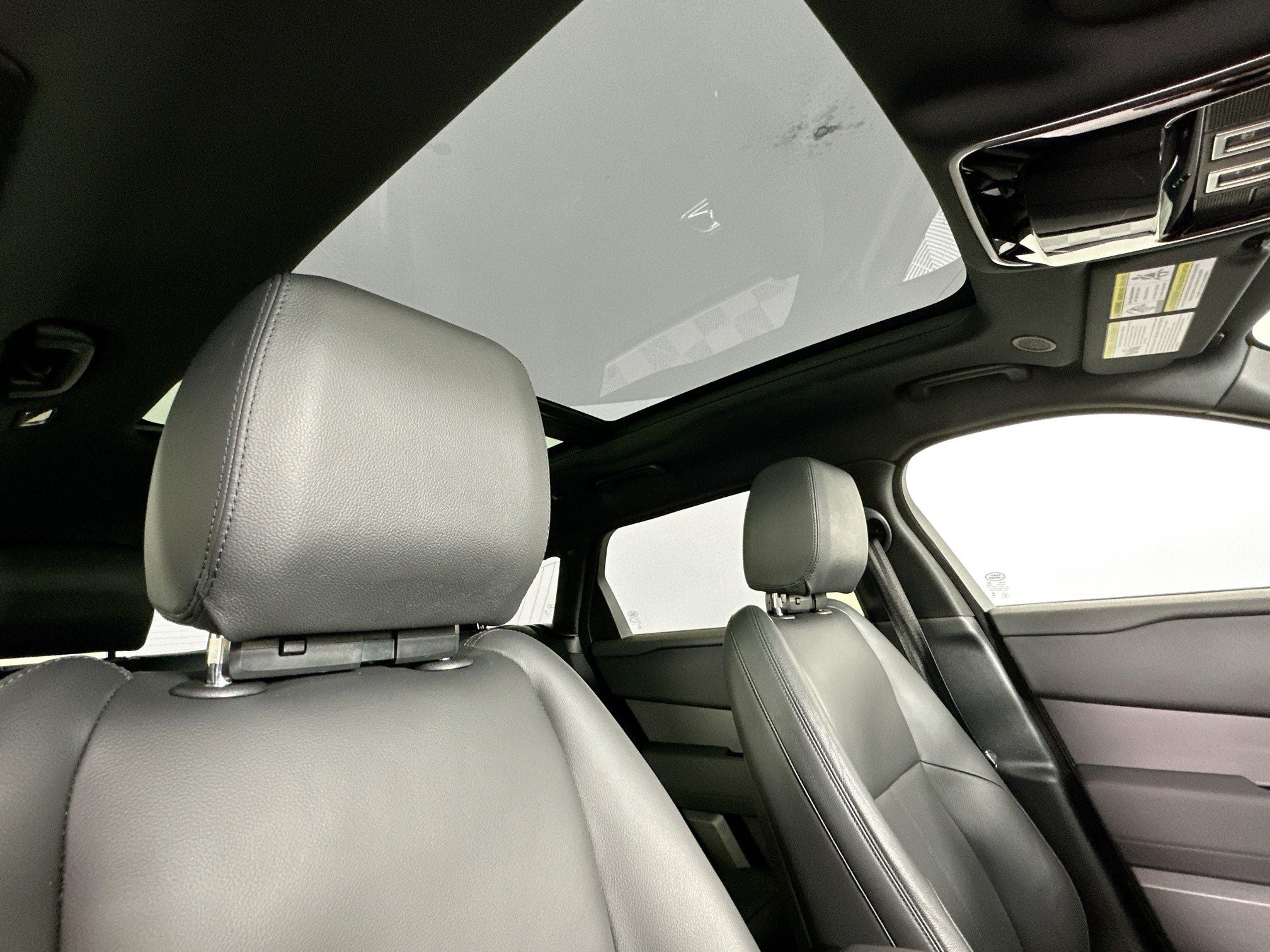 2024 Land Rover Range Rover Velar Dynamic SE