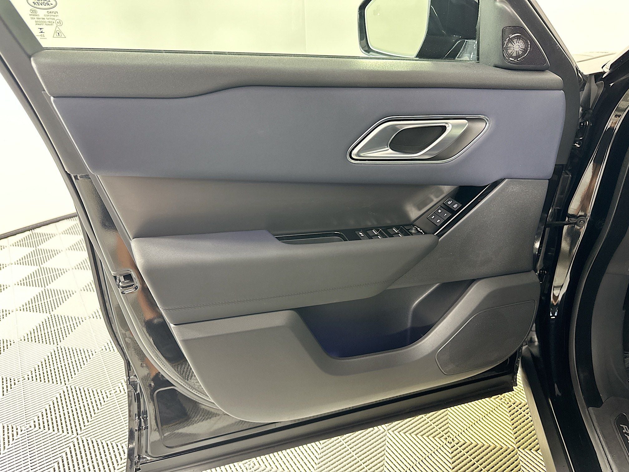 2024 Land Rover Range Rover Velar Dynamic SE