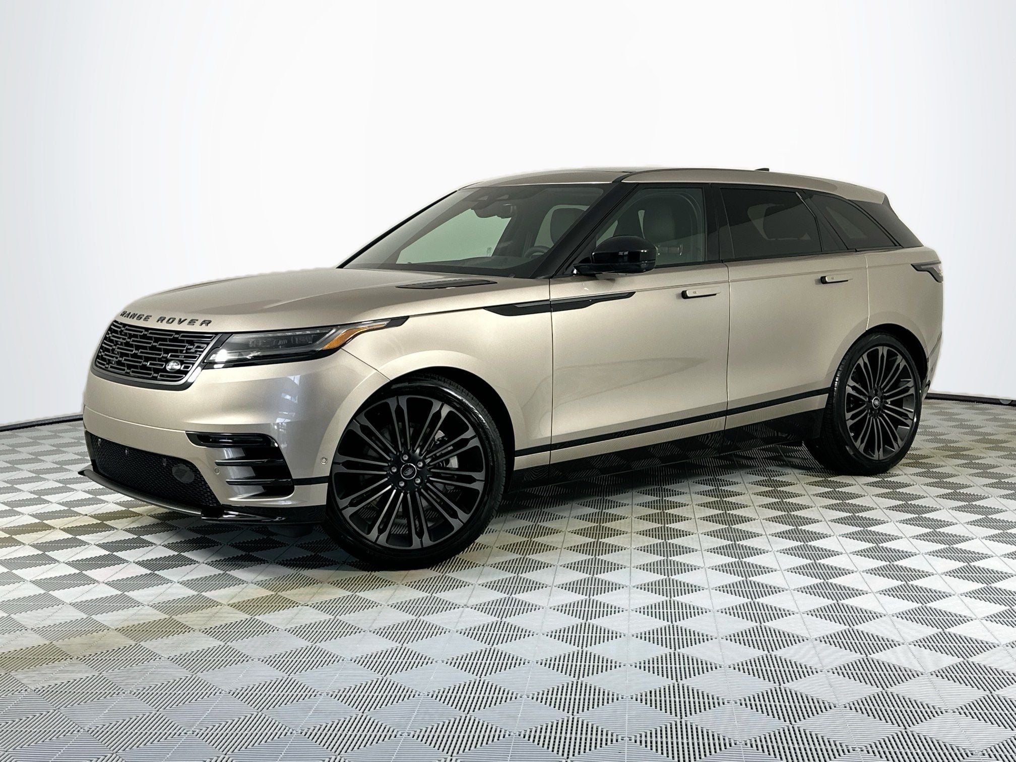2026 Land Rover Range Rover Velar Dynamic SE