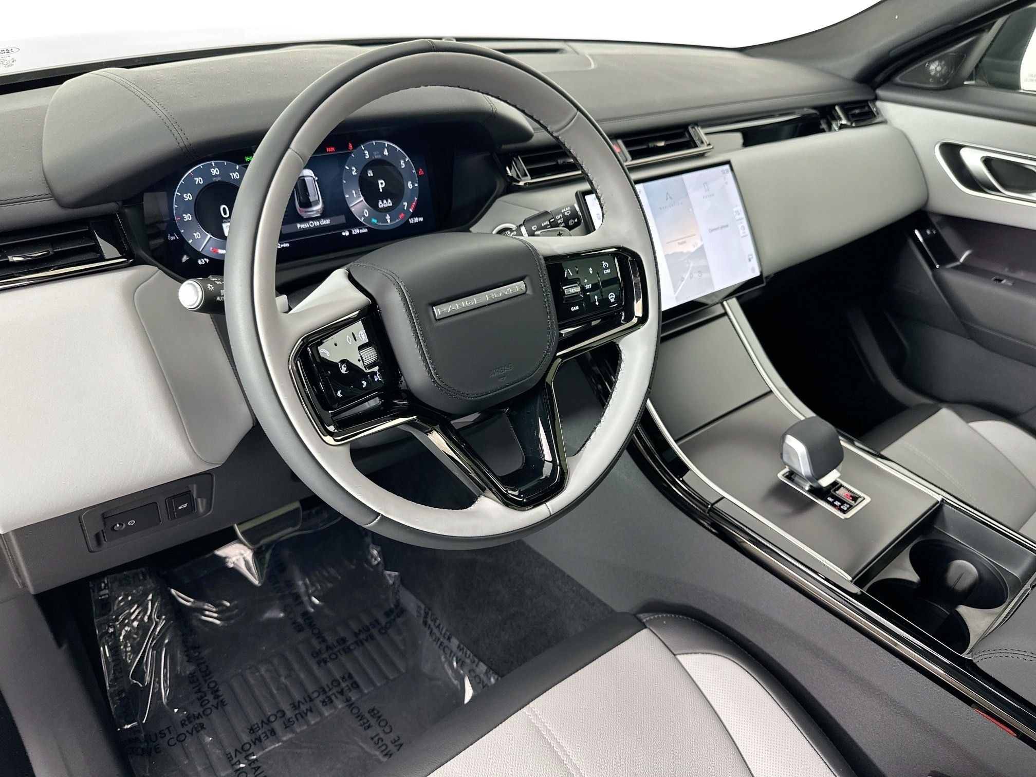 2026 Land Rover Range Rover Velar Dynamic SE