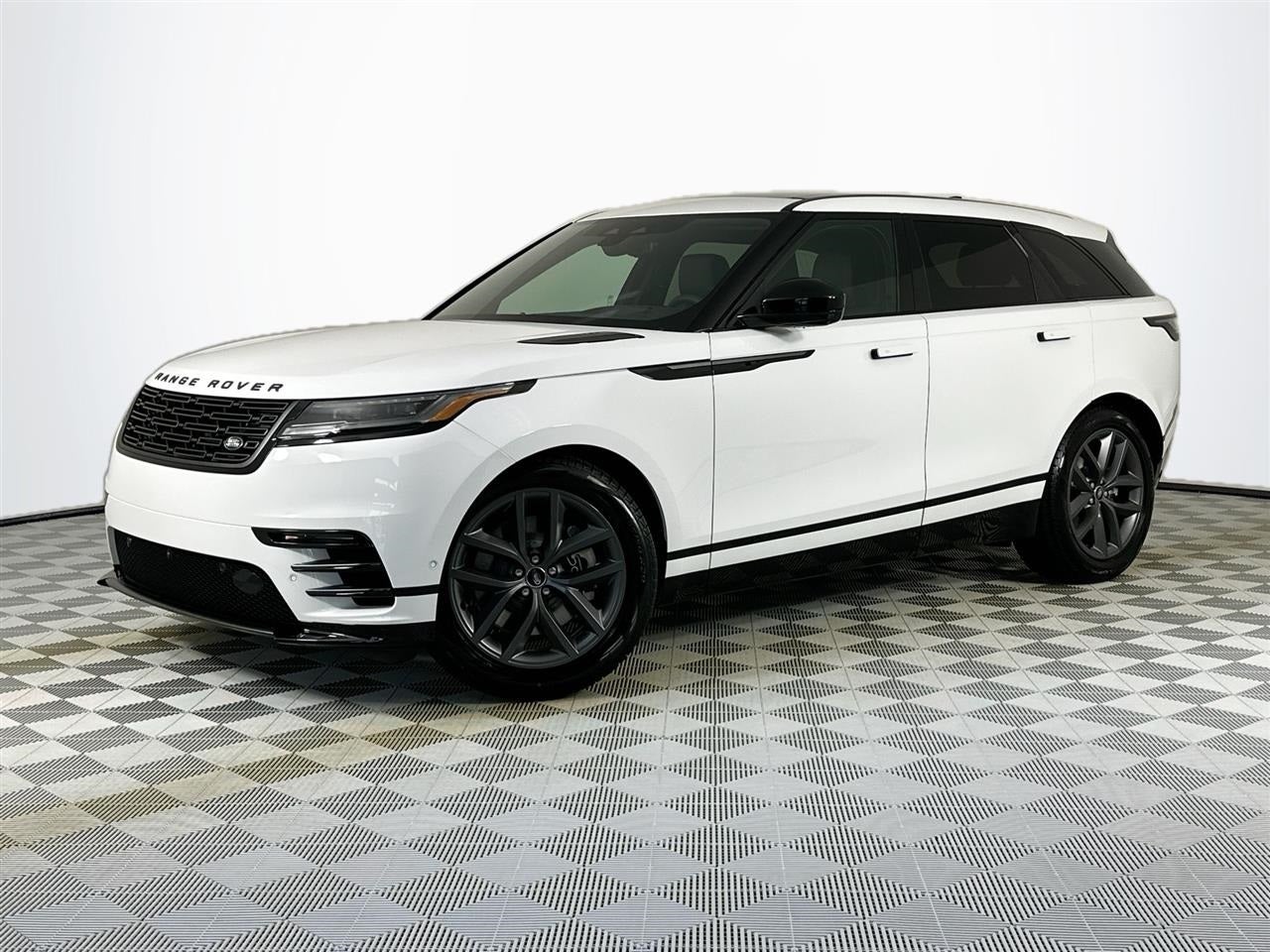 2026 Land Rover Range Rover Velar Dynamic SE
