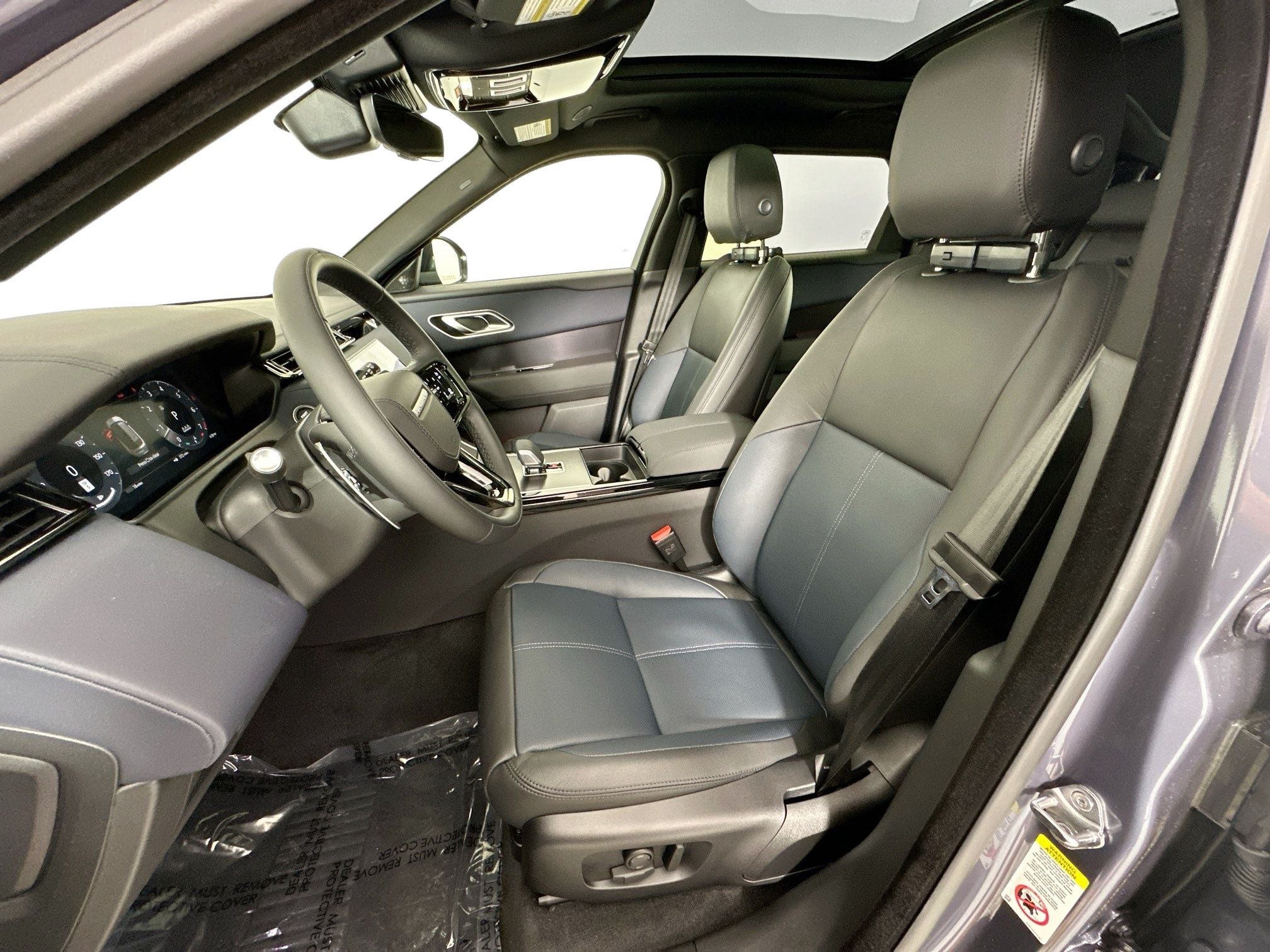 2026 Land Rover Range Rover Velar Dynamic SE