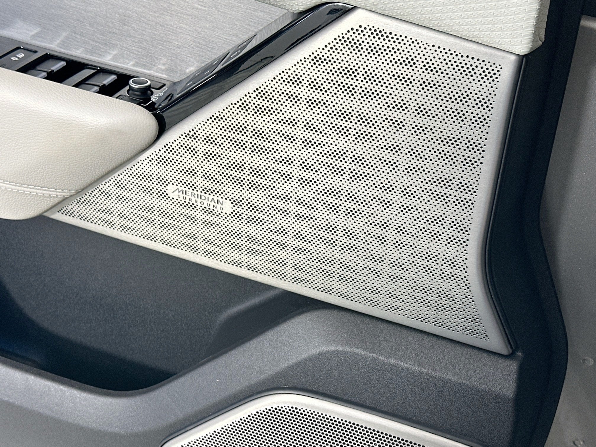 2018 Land Rover Range Rover Velar SE R-Dynamic