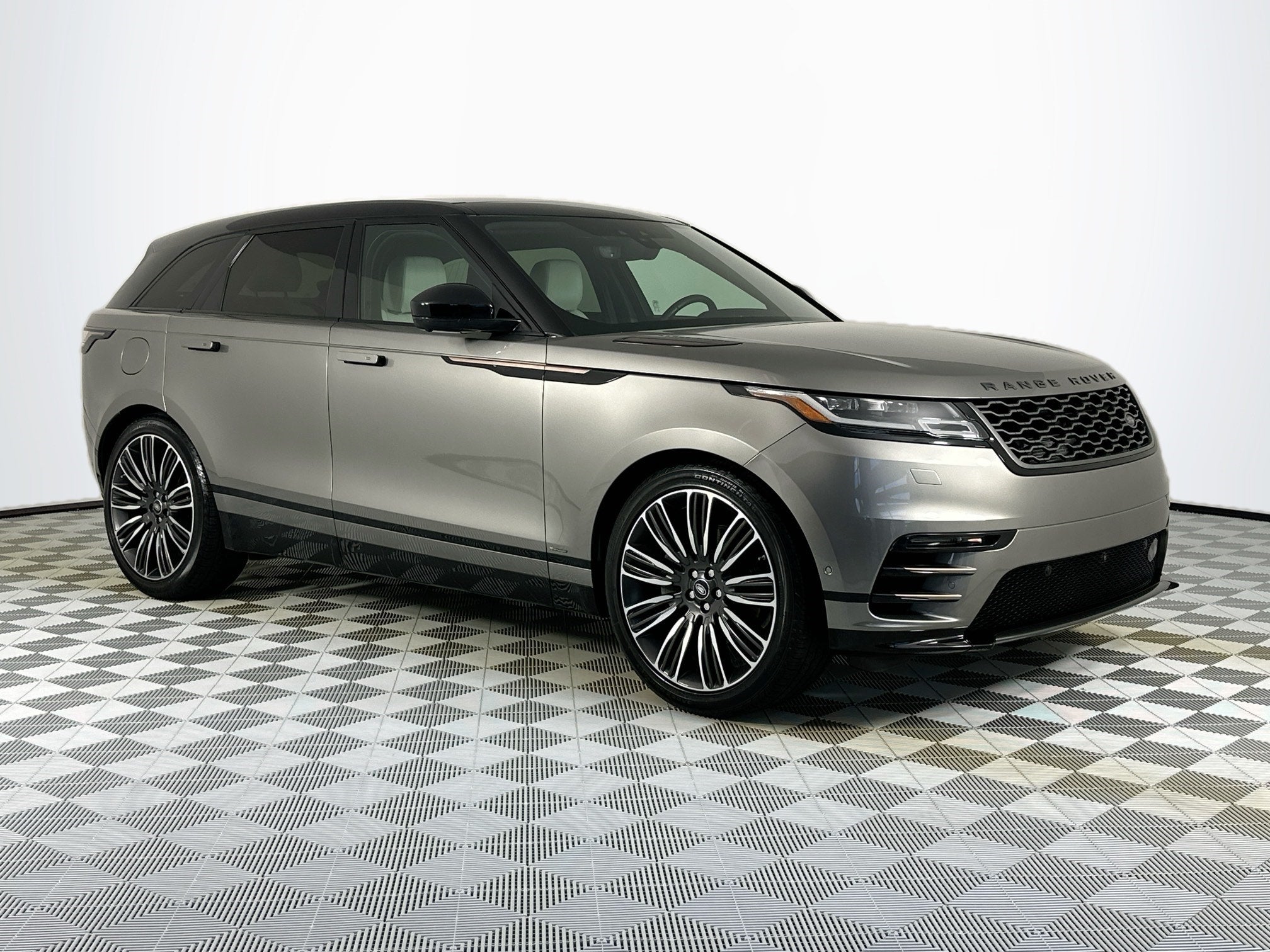 2018 Land Rover Range Rover Velar SE R-Dynamic