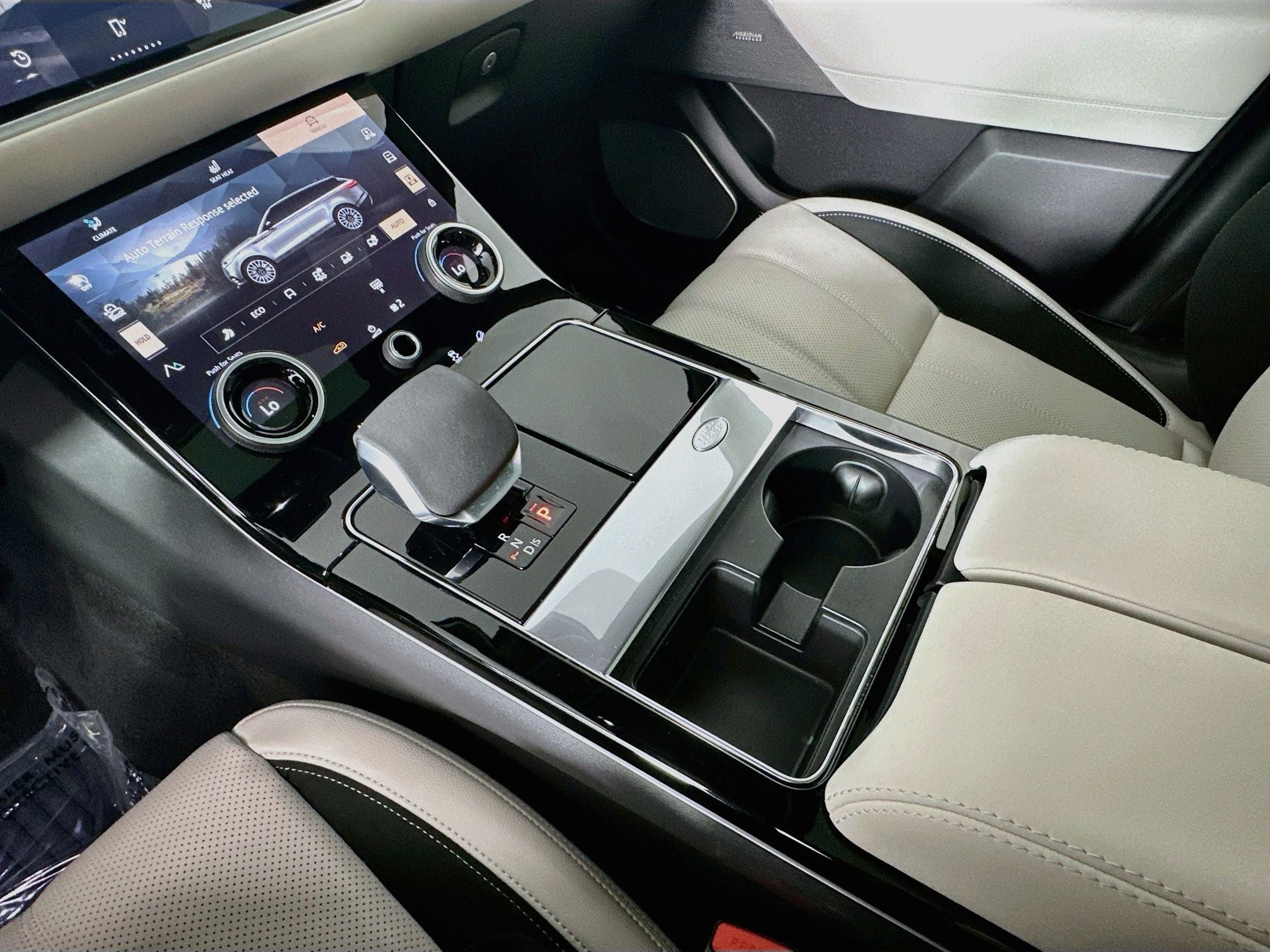 2023 Land Rover Range Rover Velar HST