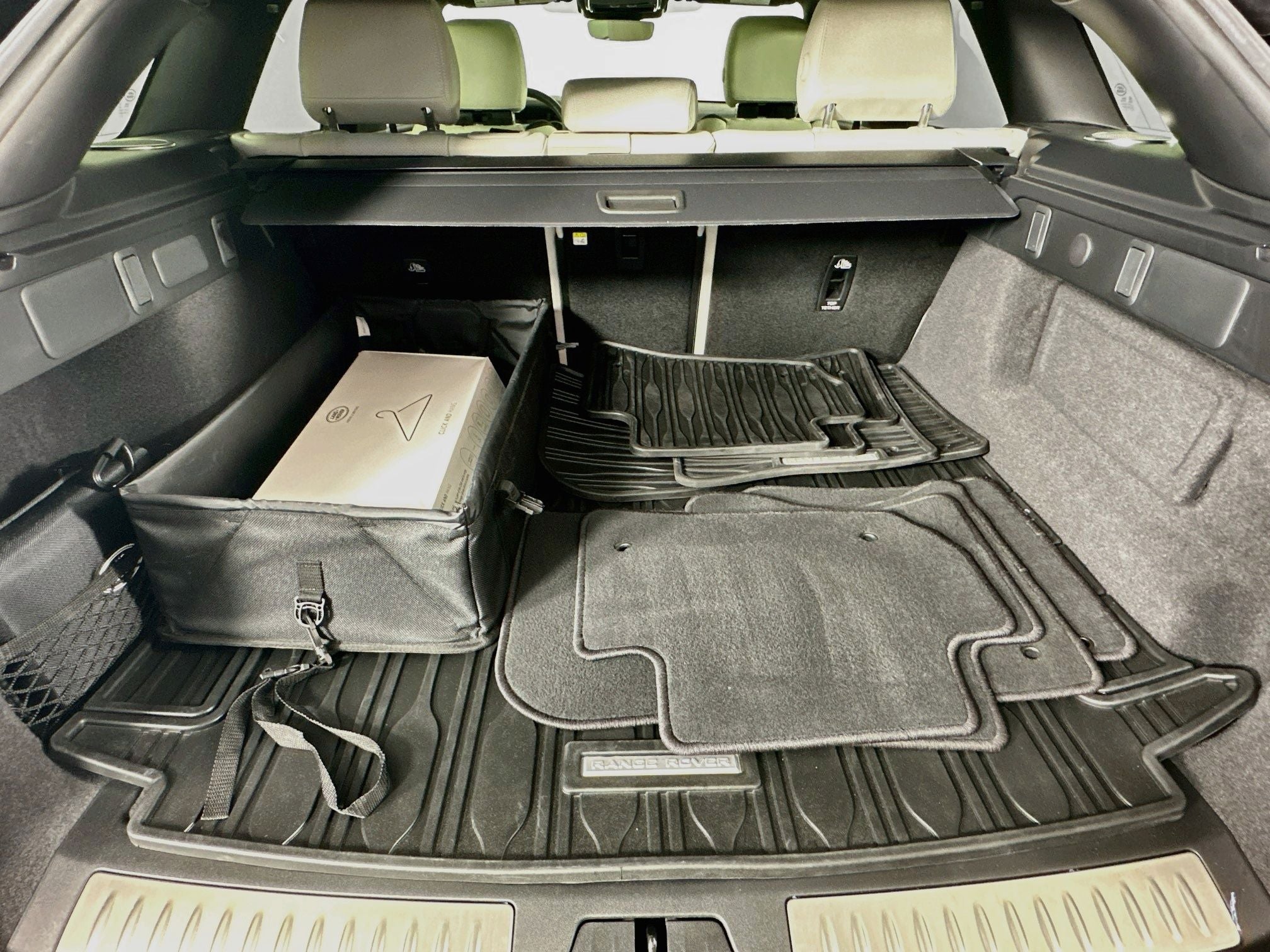 2023 Land Rover Range Rover Velar HST