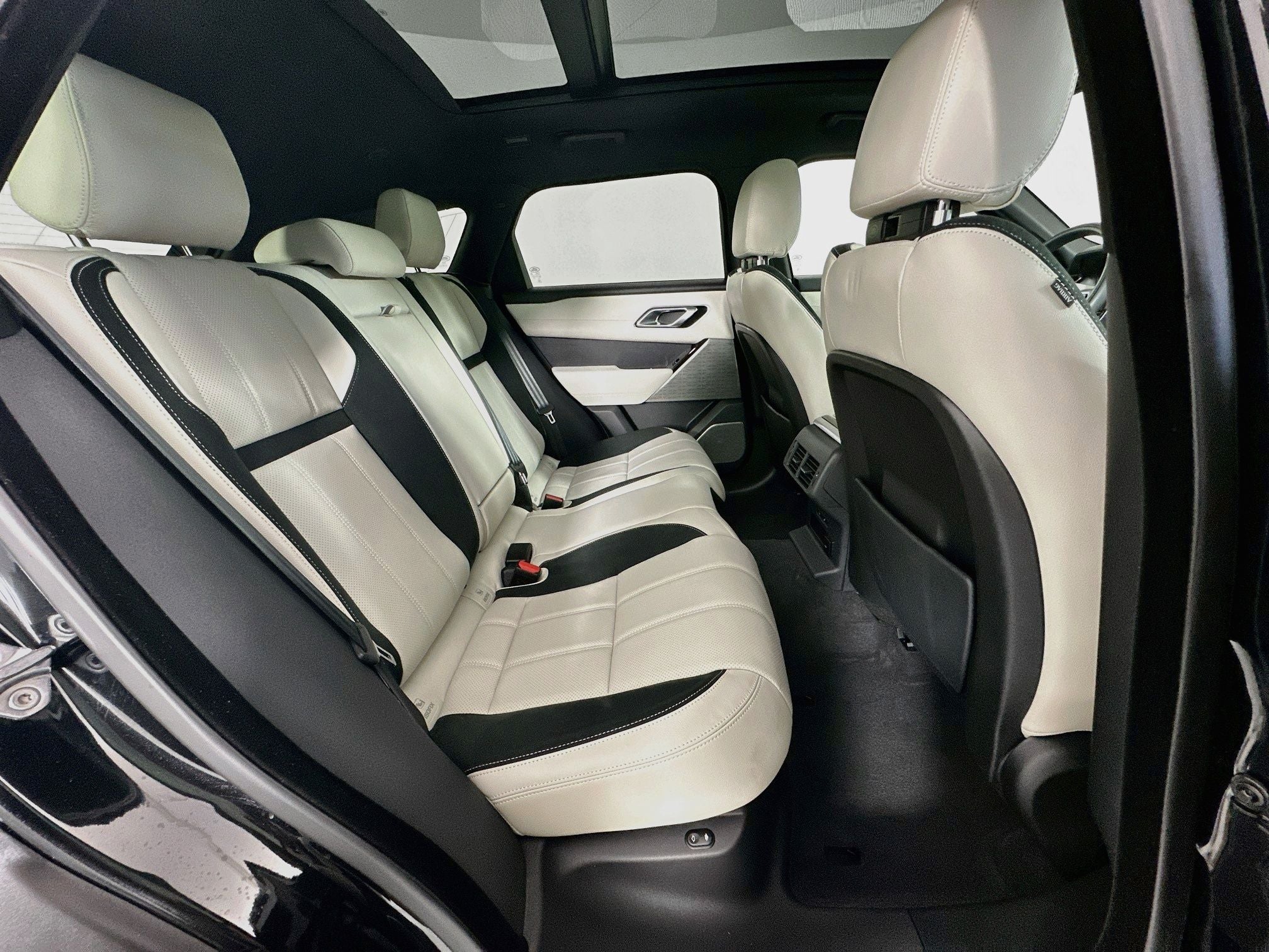 2023 Land Rover Range Rover Velar HST