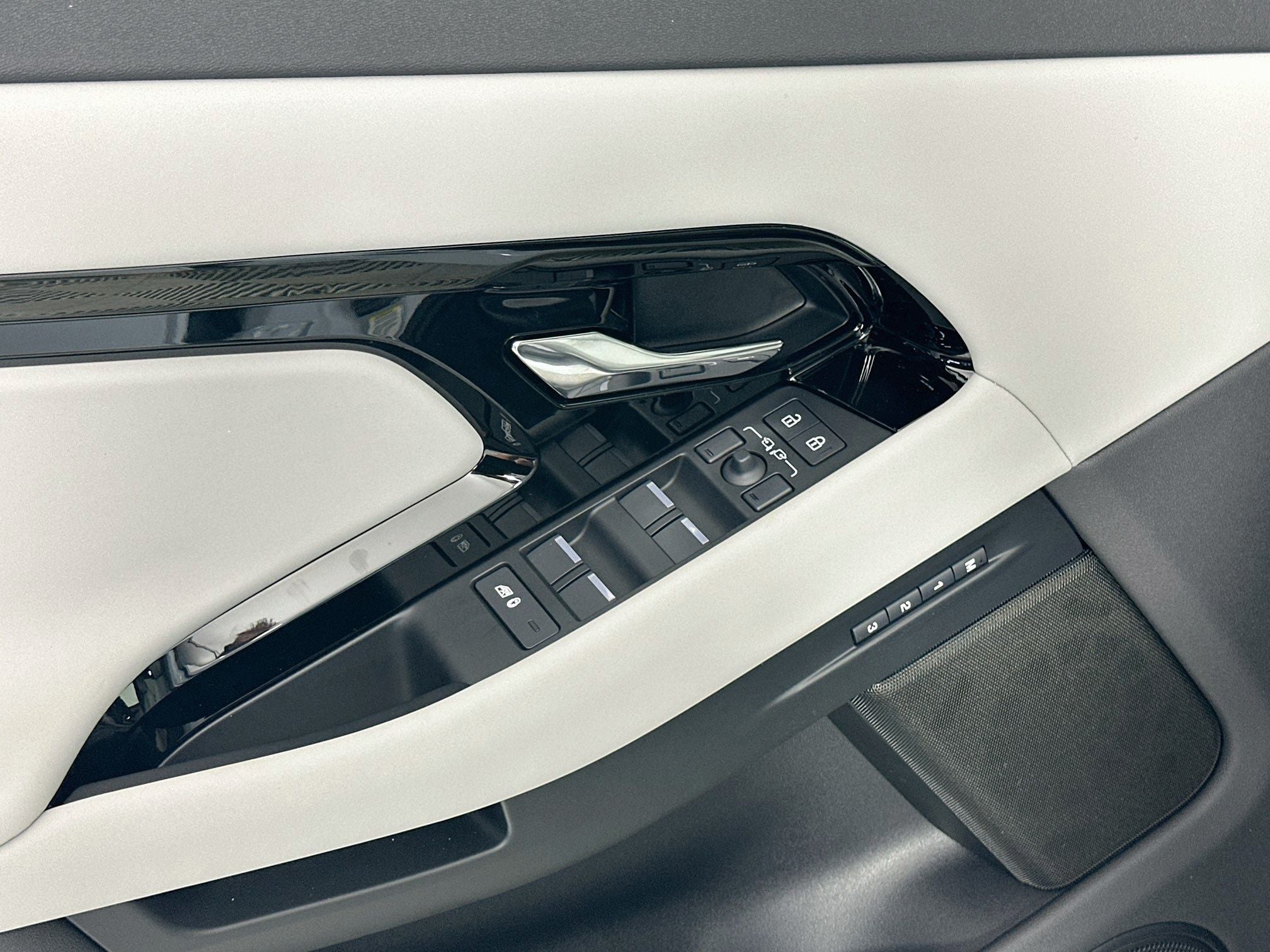 2026 Land Rover Range Rover Evoque S