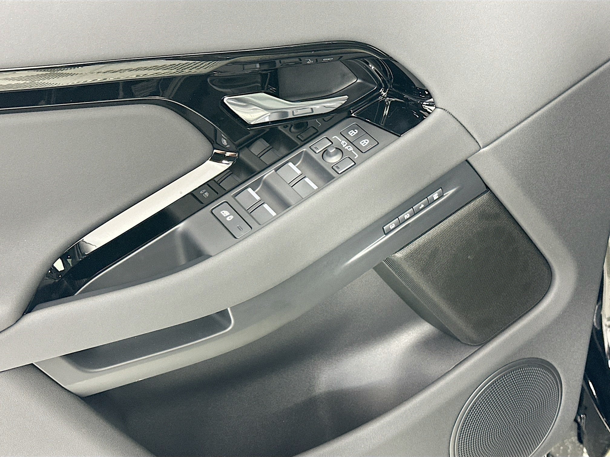 2026 Land Rover Range Rover Evoque S