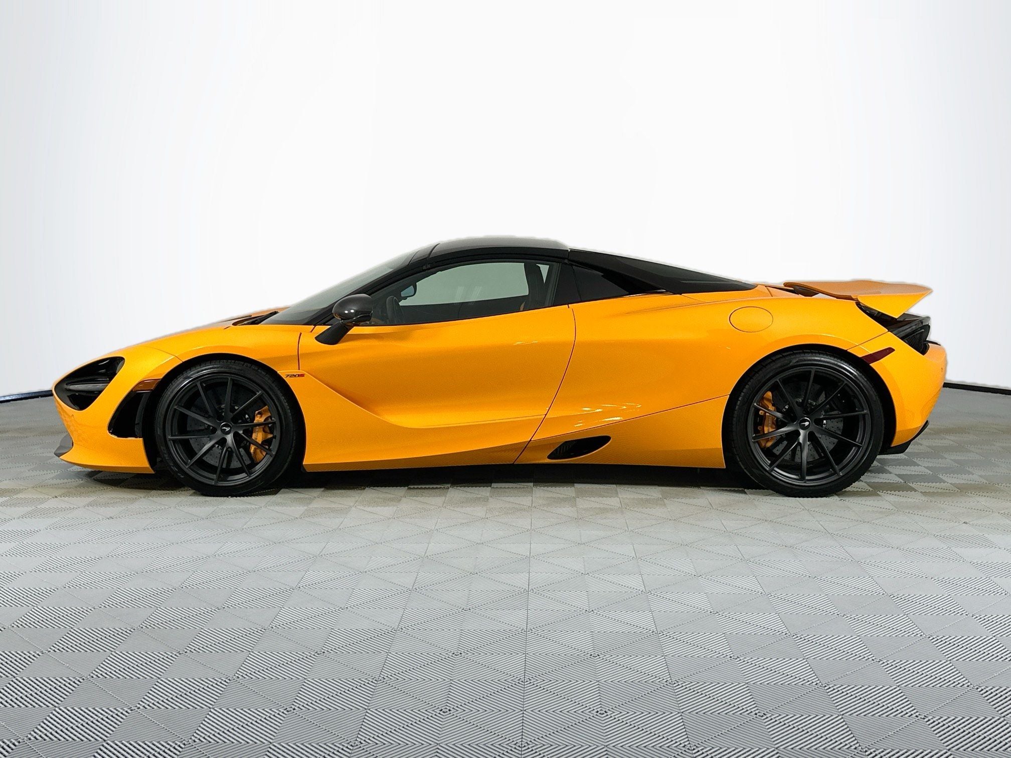 2022 McLaren 720S Performance