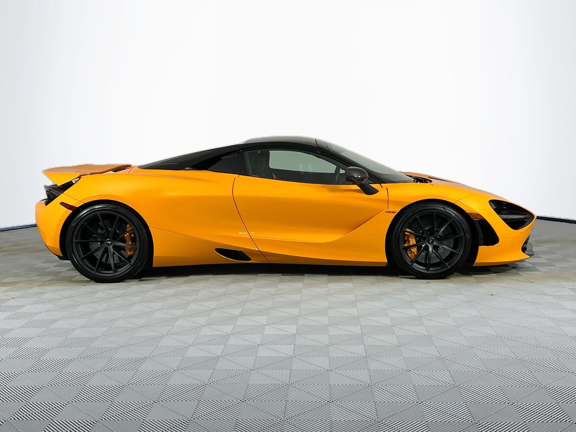 2022 McLaren 720S Performance