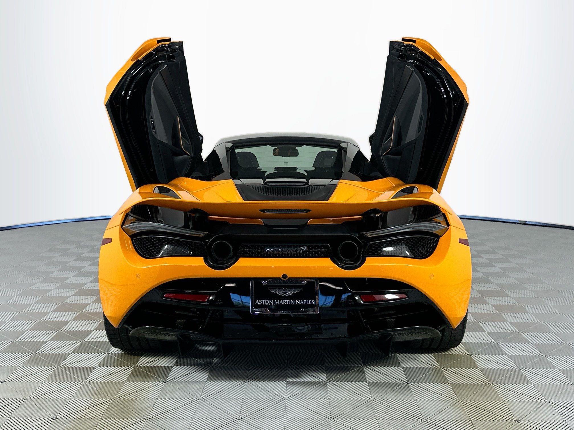 2022 McLaren 720S Performance