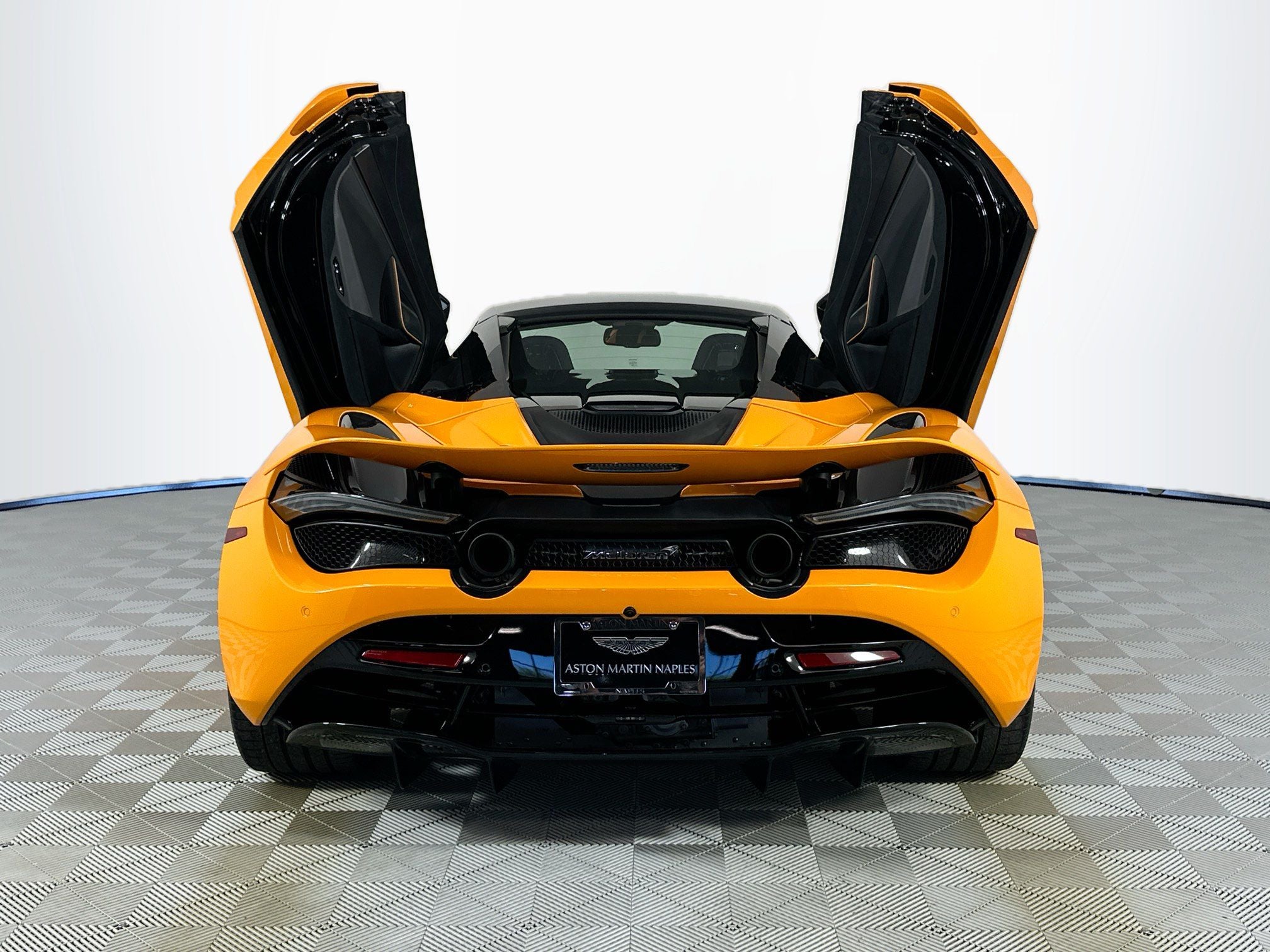 2022 McLaren 720S Performance