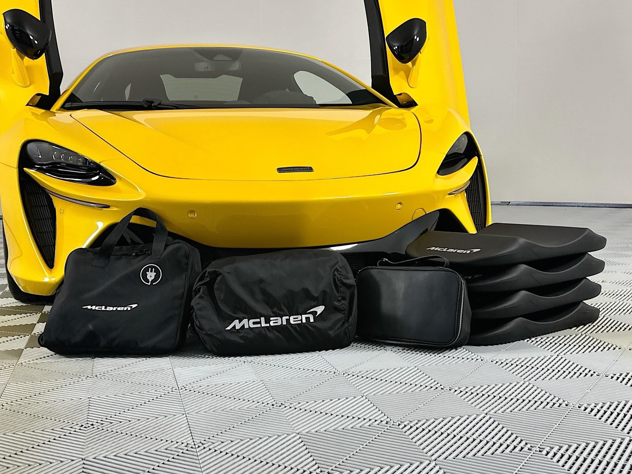 2025 McLaren Artura Base