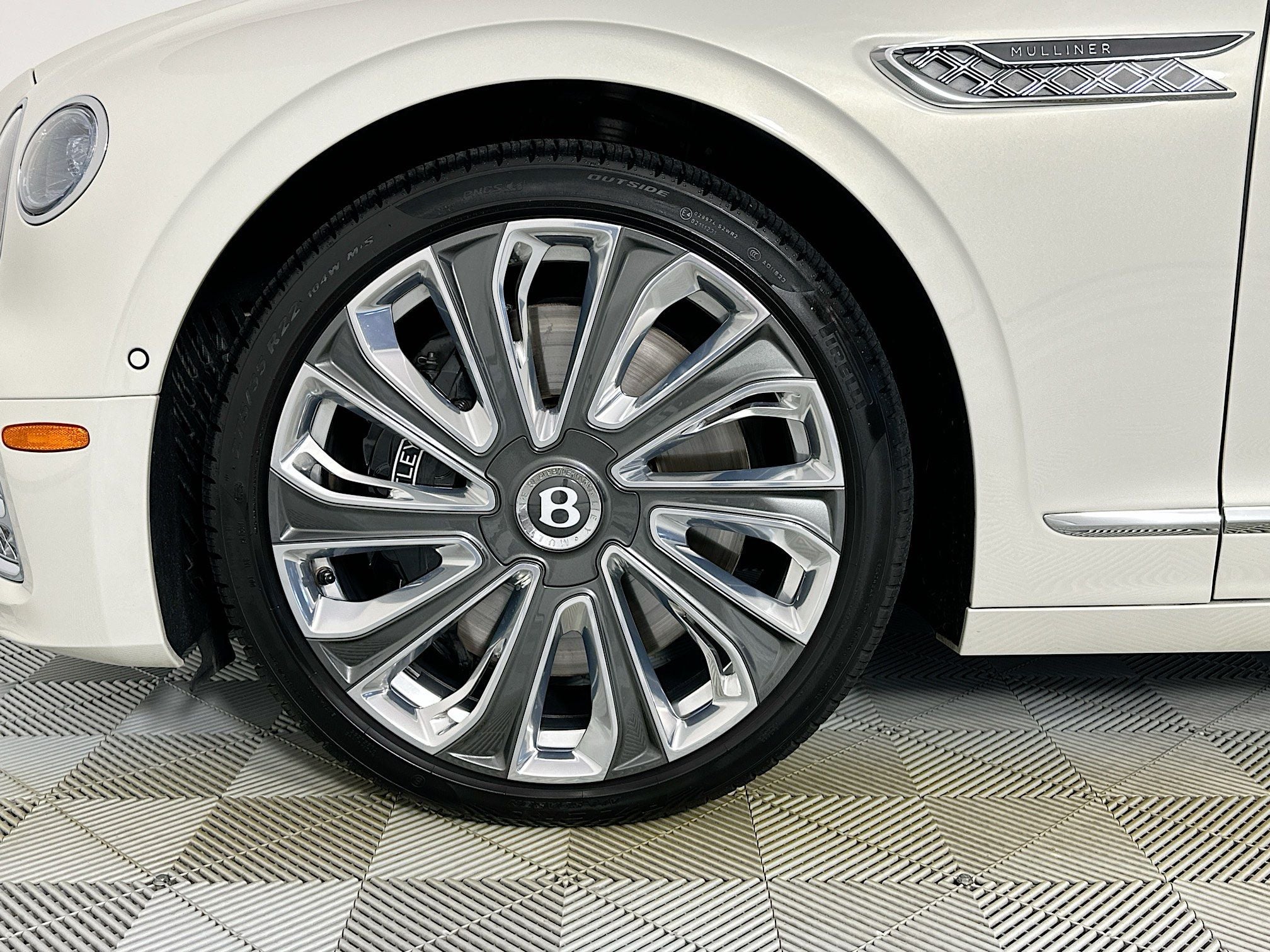 2024 Bentley Flying Spur Mulliner W12