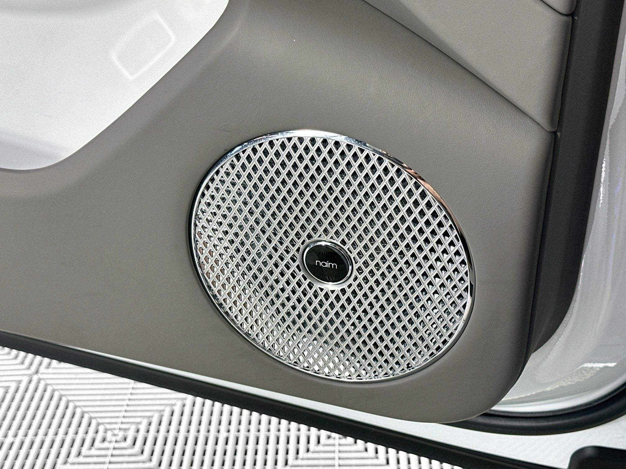 2023 Bentley Flying Spur Azure - Mulliner Artica Edition