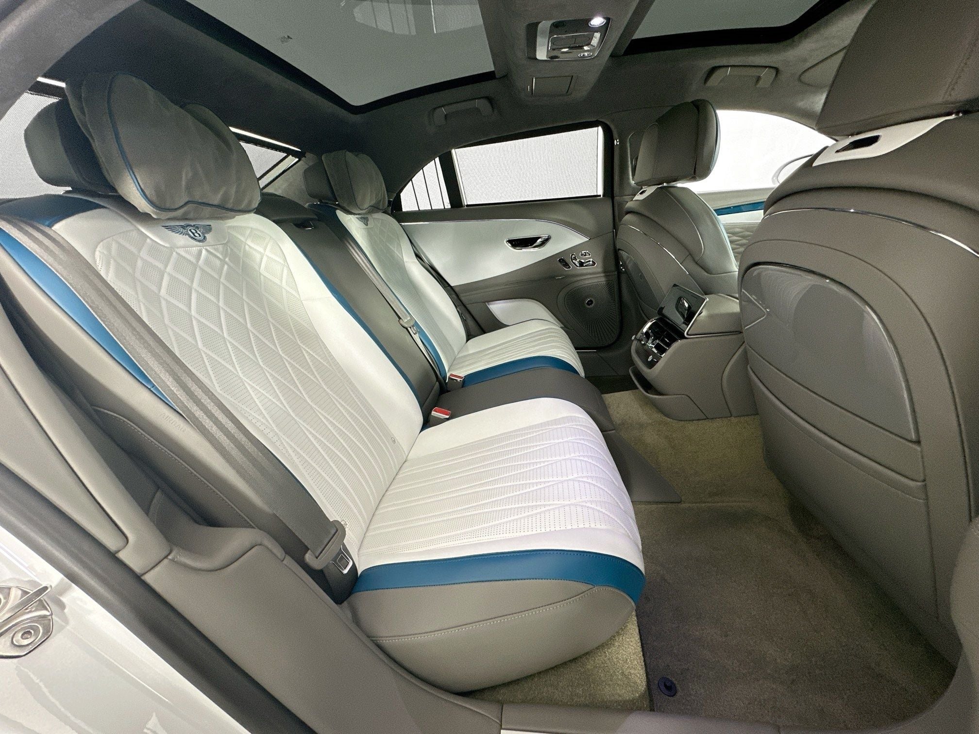 2023 Bentley Flying Spur Azure - Mulliner Artica Edition