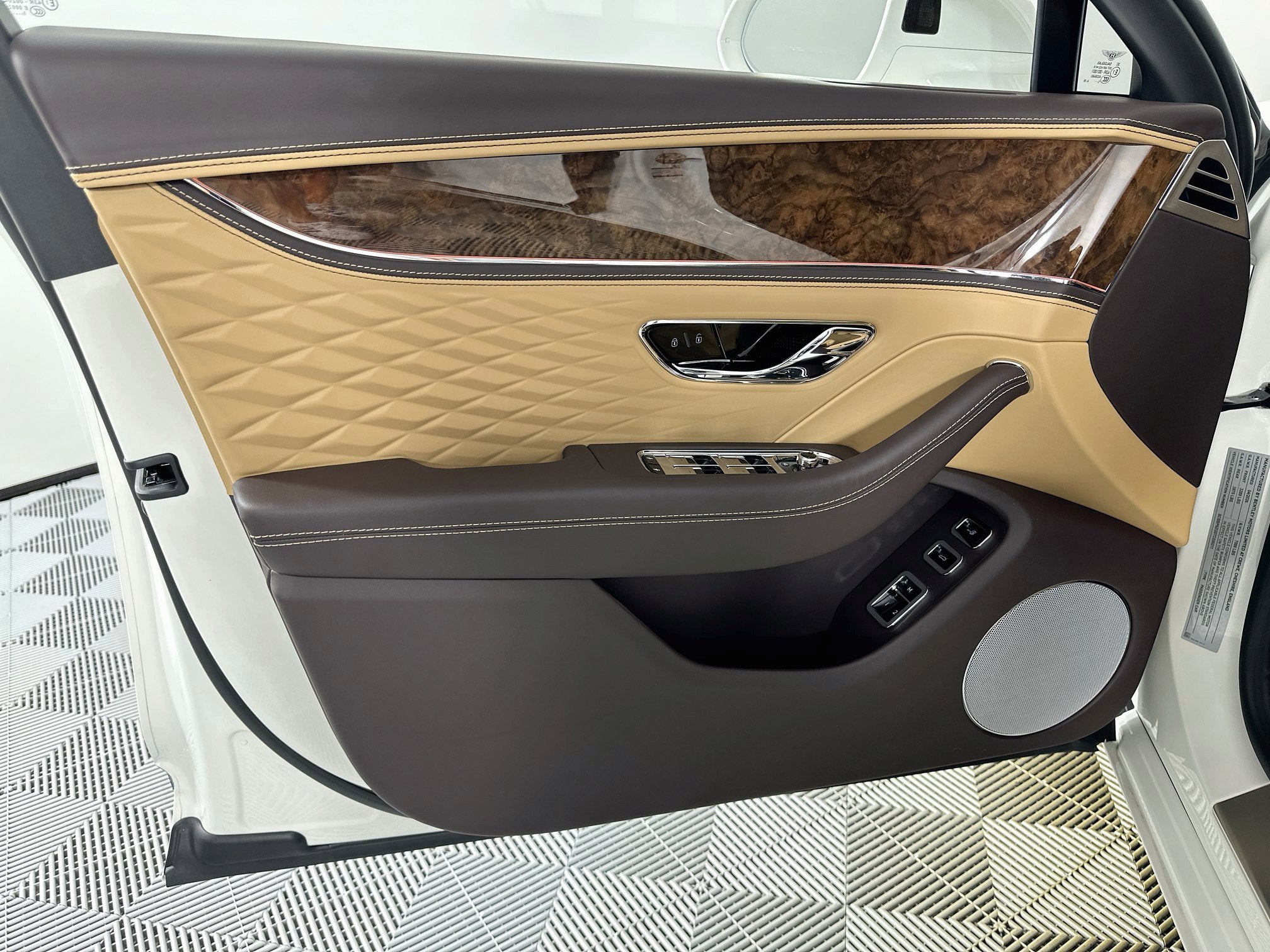 2026 Bentley Flying Spur Azure