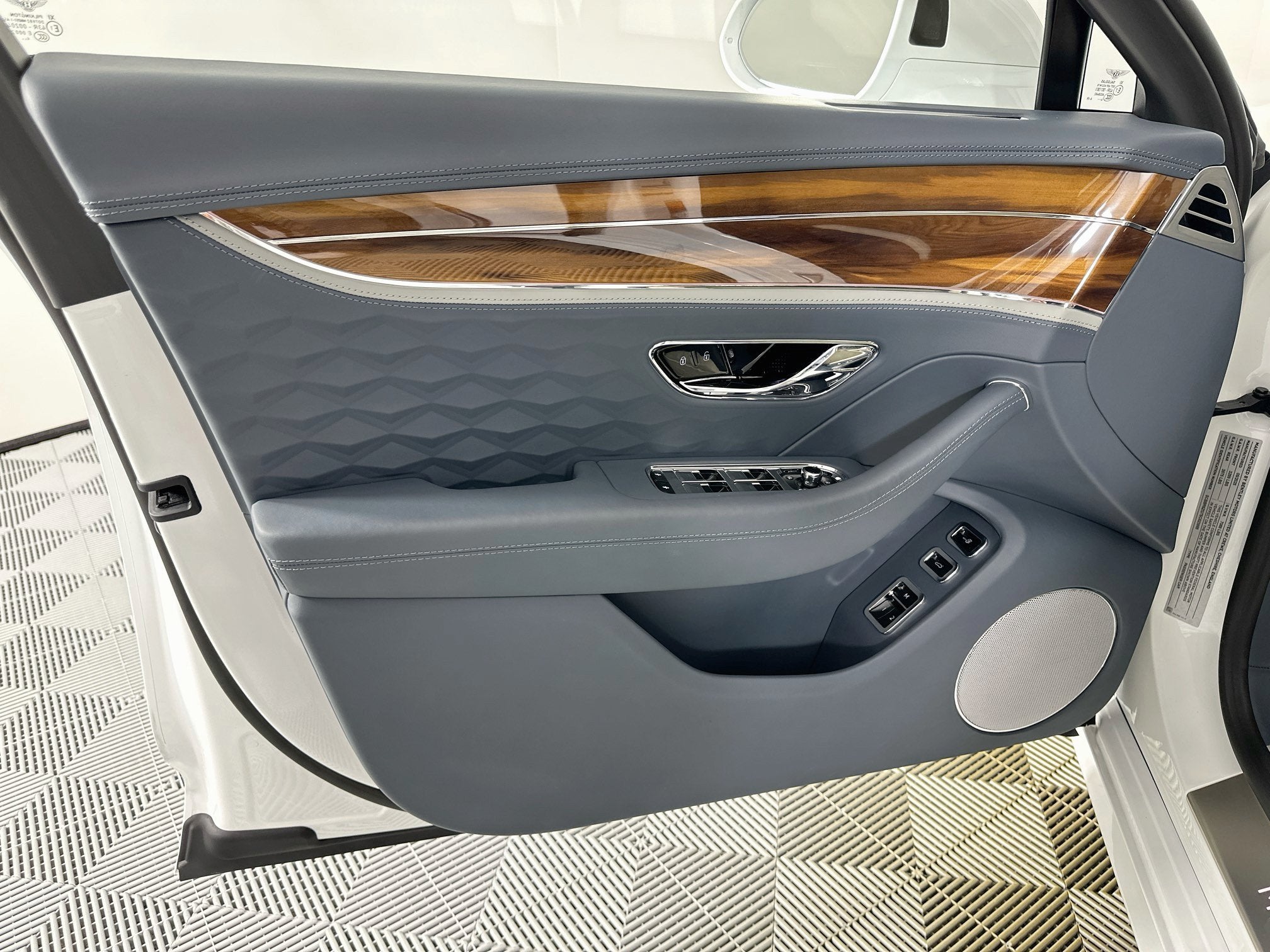 2025 Bentley Flying Spur Speed