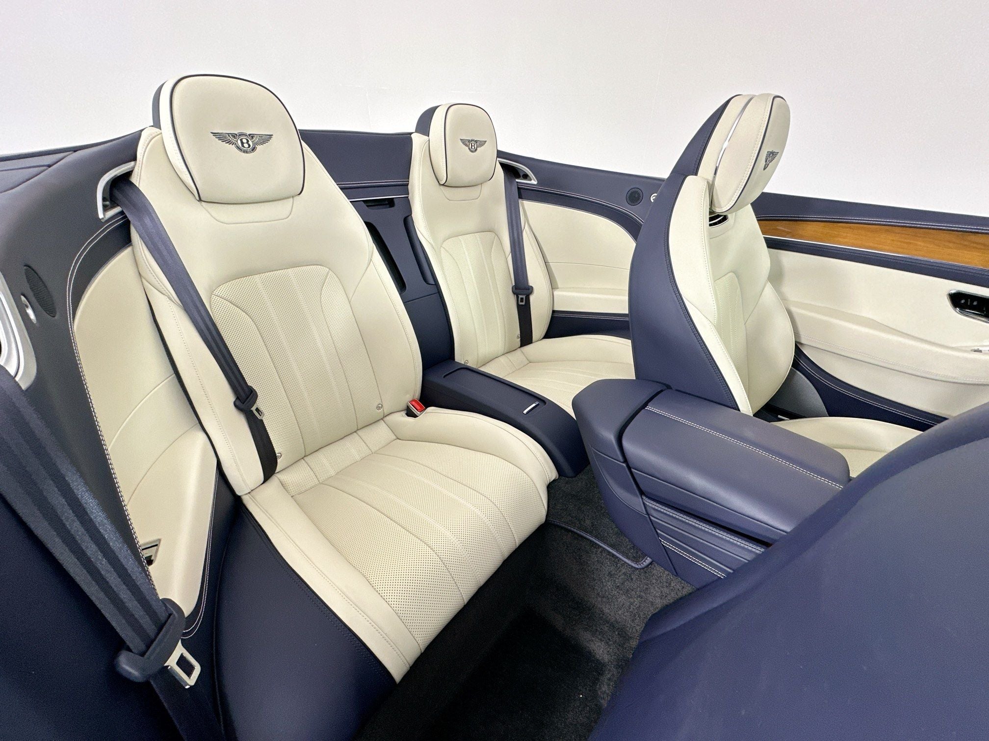 2023 Bentley Continental GTC V8