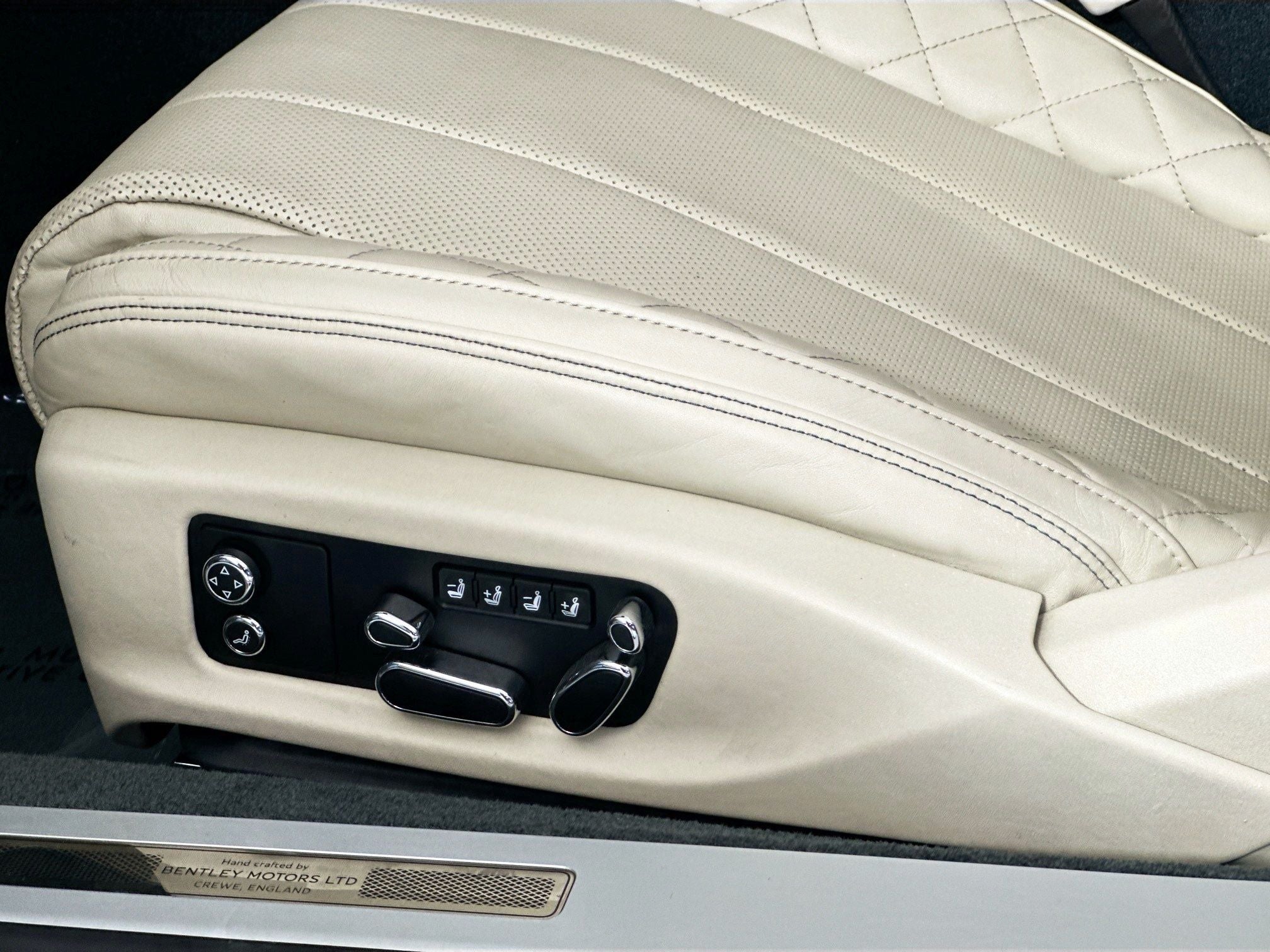 2021 Bentley Continental GTC V8