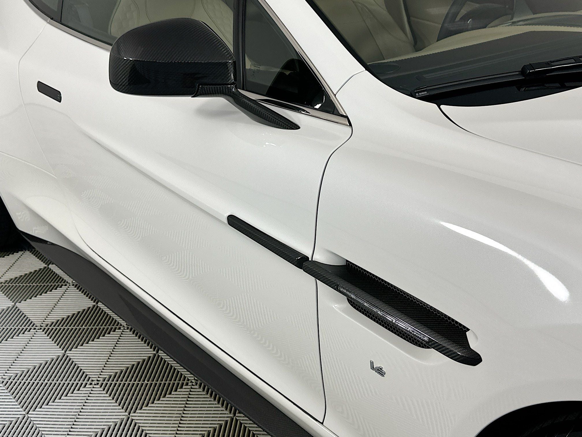 2017 Aston Martin Vanquish Base