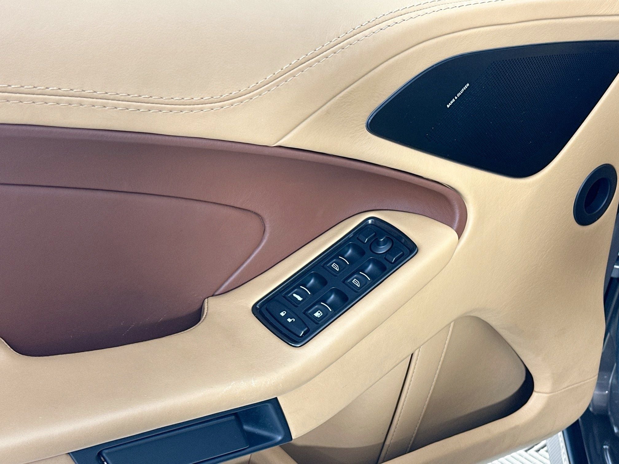 2016 Aston Martin Vanquish Base