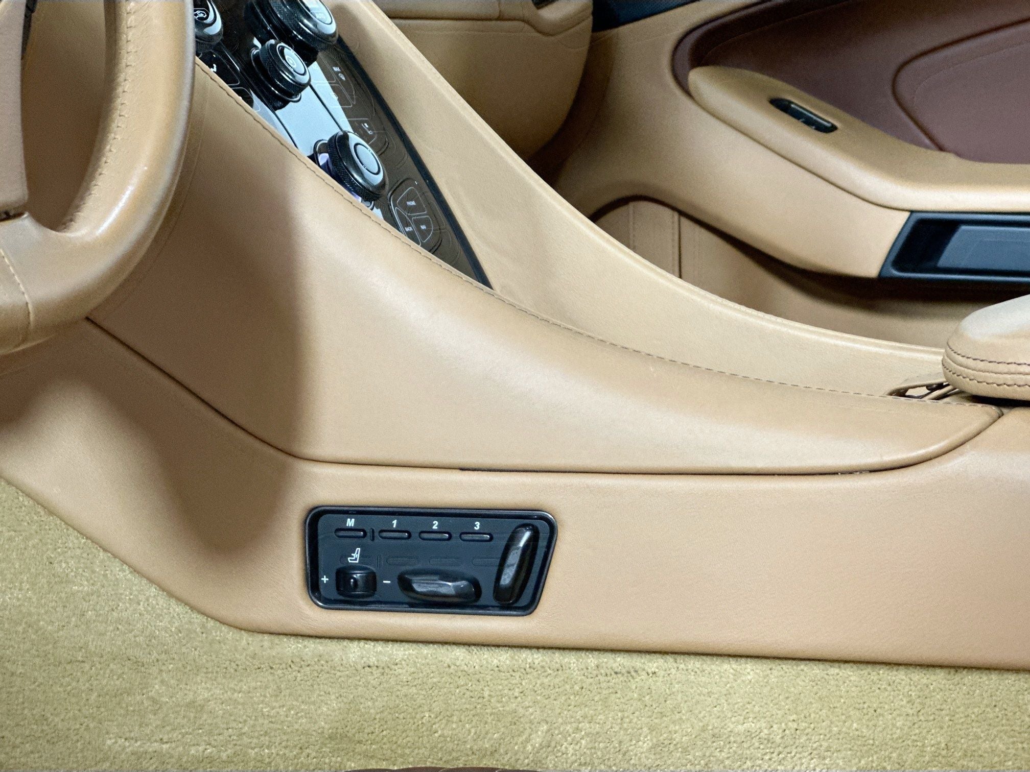 2016 Aston Martin Vanquish Base