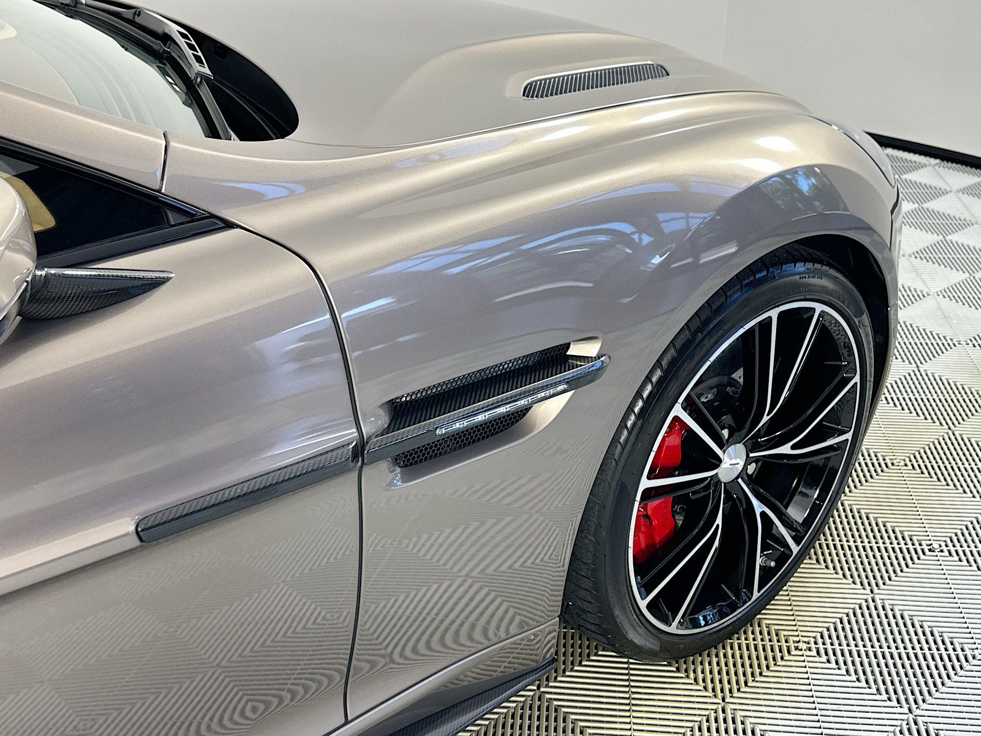 2016 Aston Martin Vanquish Base