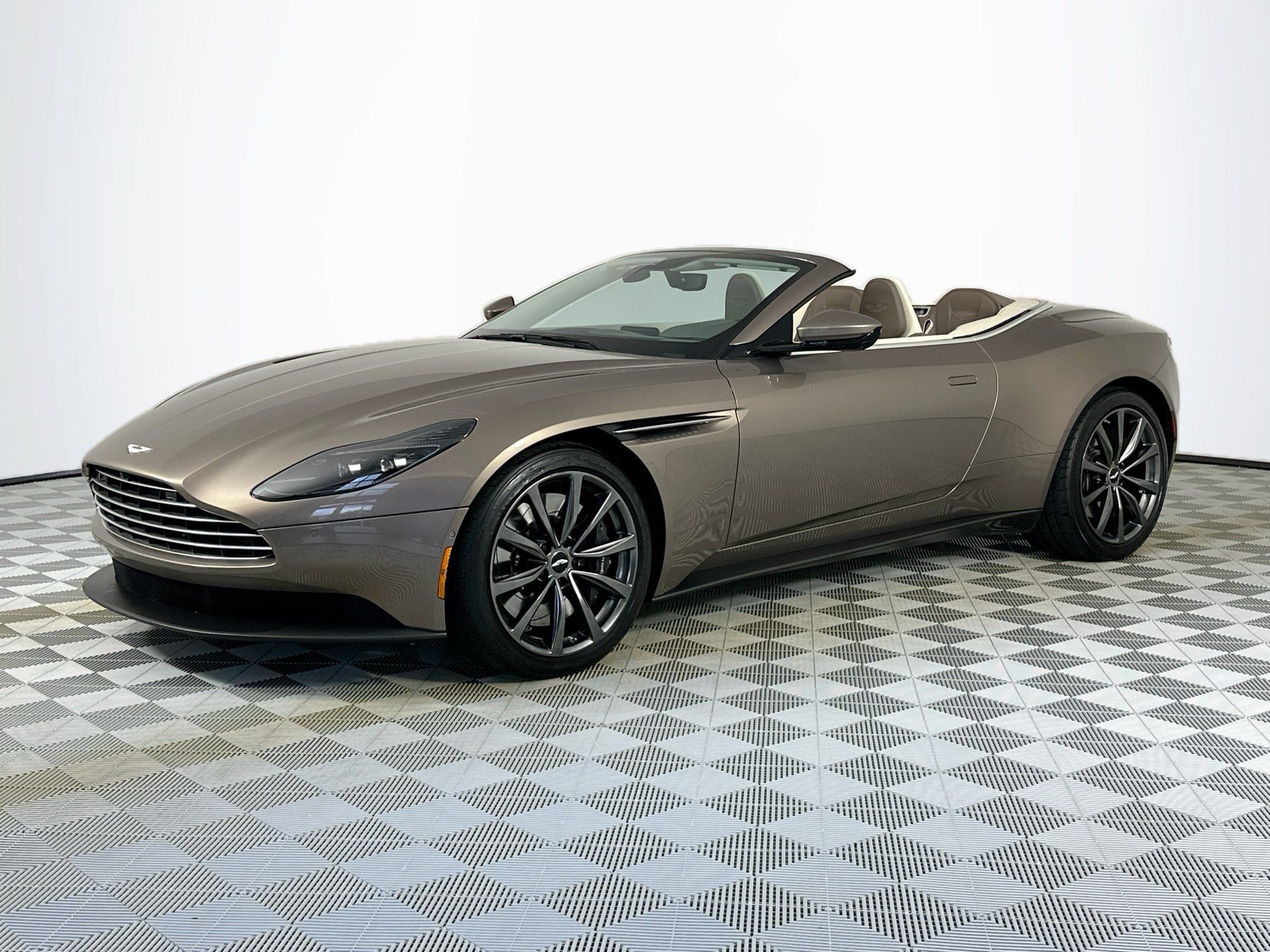 2019 Aston Martin DB11 Volante