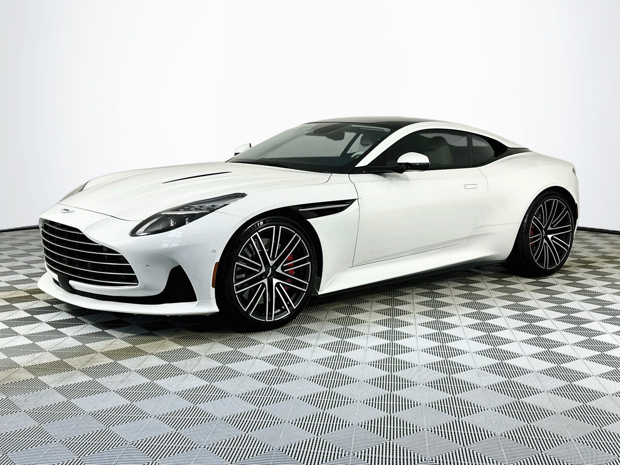 2025 Aston Martin DB12 Base