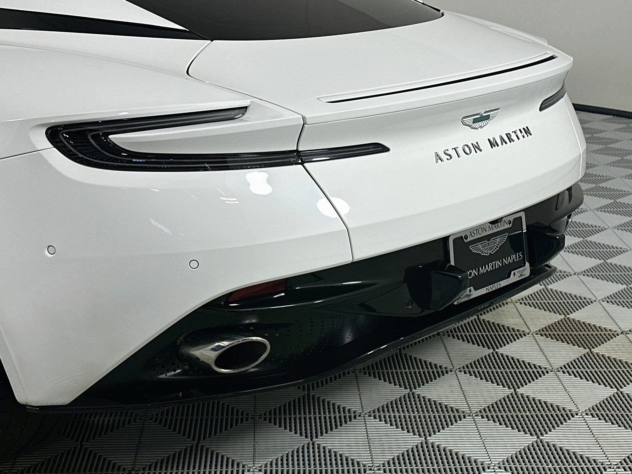 2025 Aston Martin DB12 Base